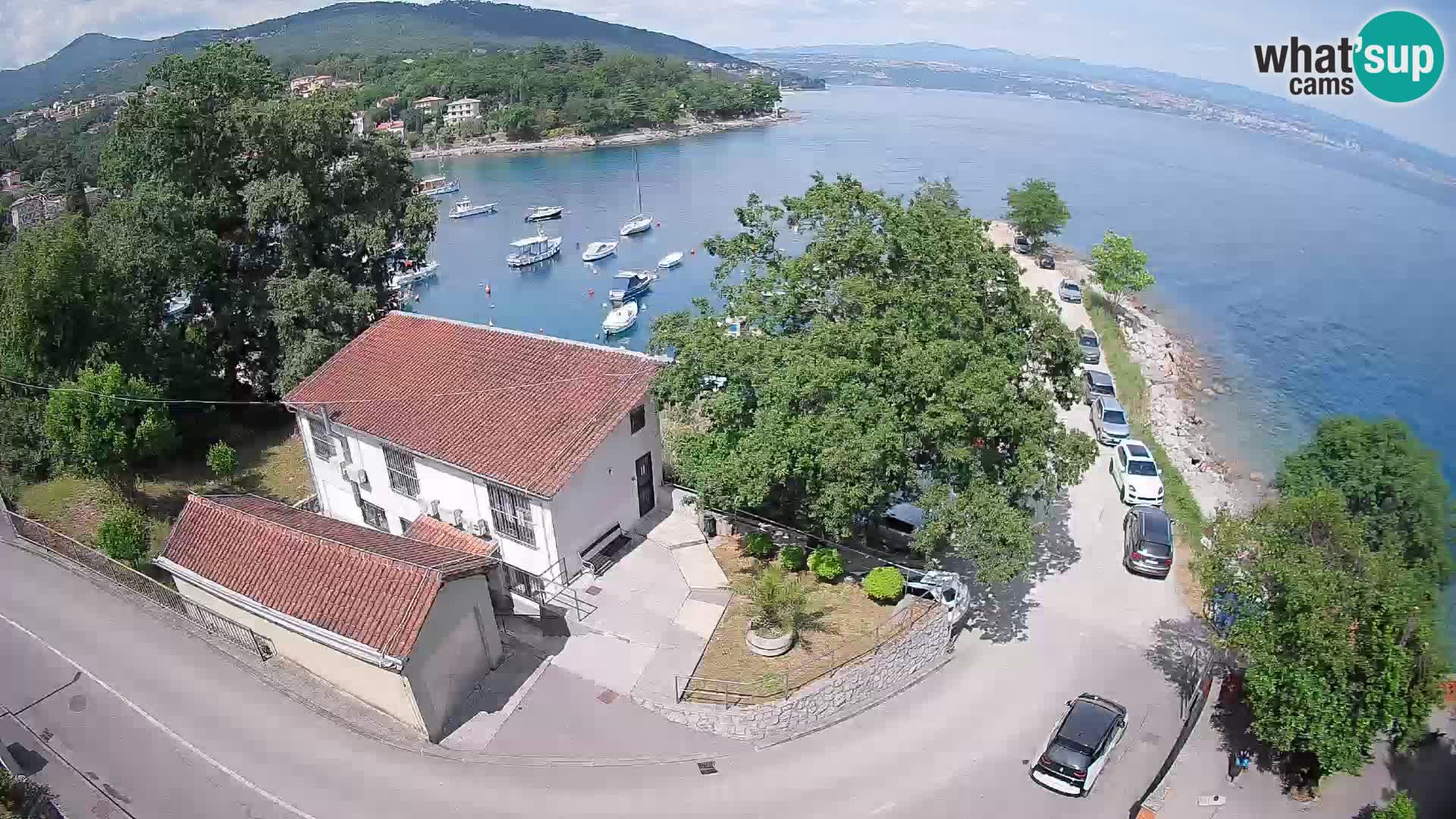Web kamera luka Ika – Pogled uživo na luku i svjetla Opatije