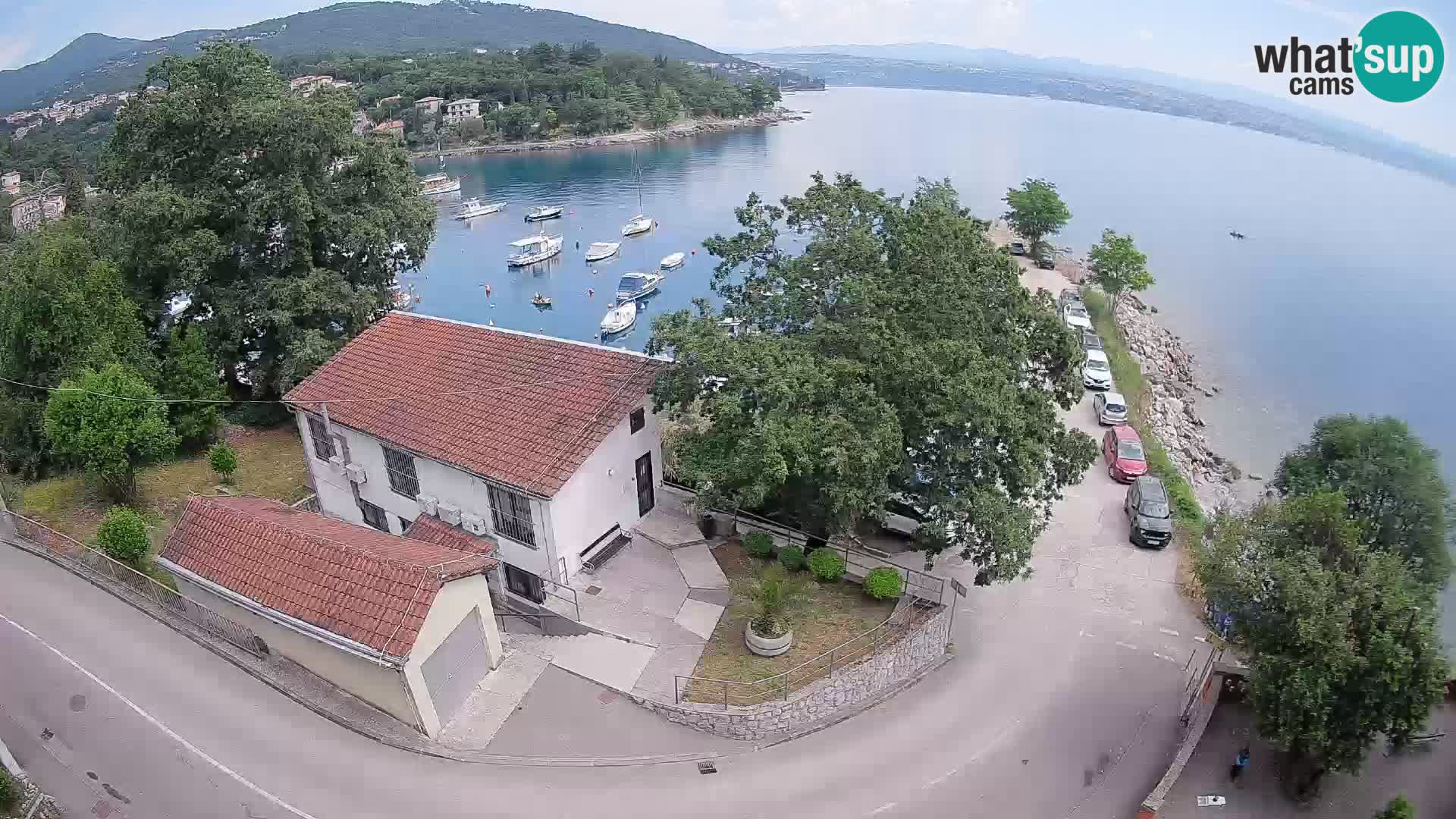 Spletna kamera pristanišče Ika – Pogled v živo na pristanišče in luči Opatije