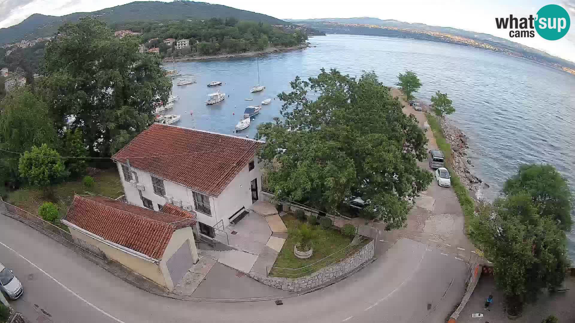 Ika Harbor Webcam – LIVE View of the Harbor and Opatija Lights