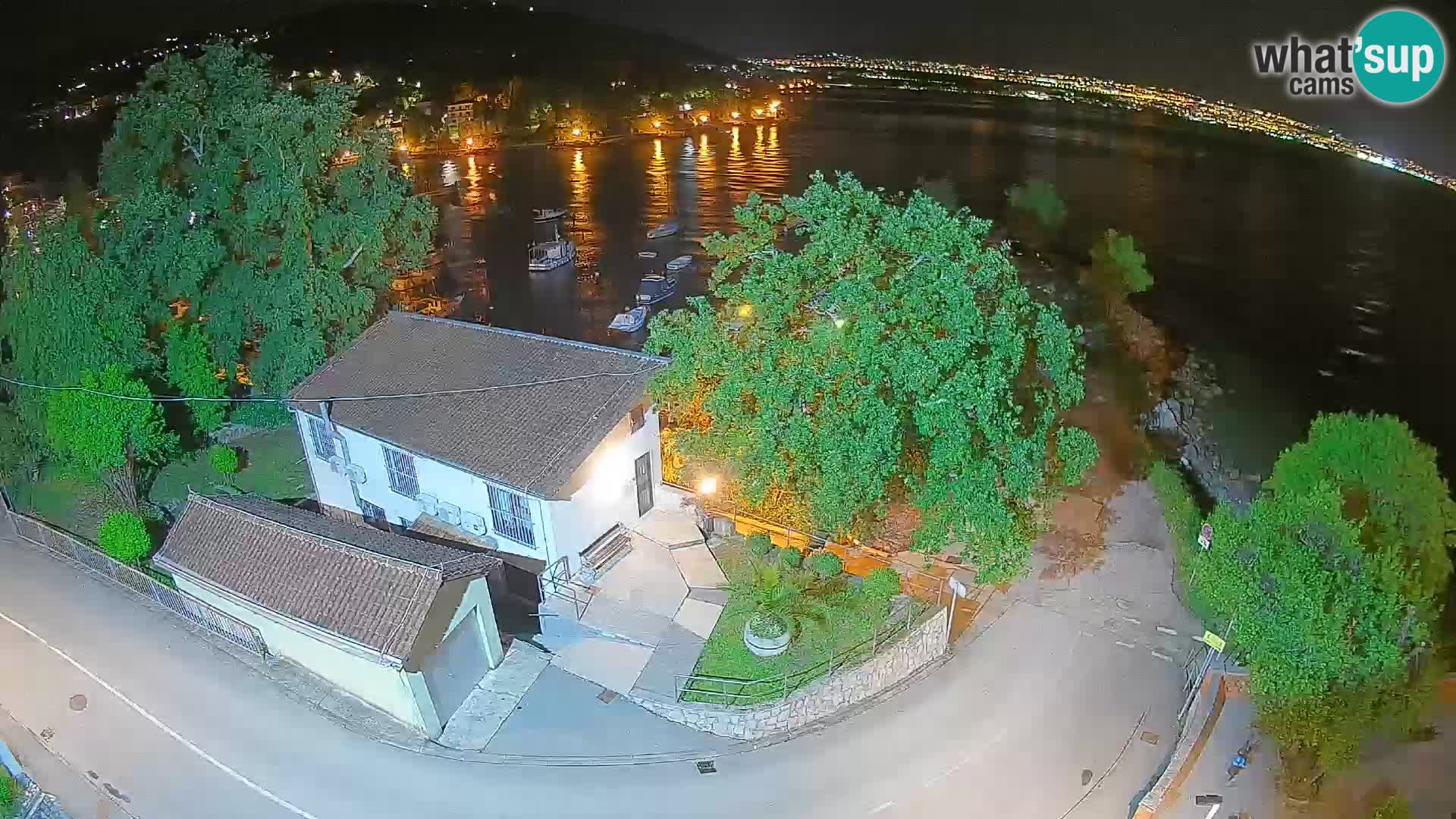 Ika Harbor Webcam – LIVE View of the Harbor and Opatija Lights