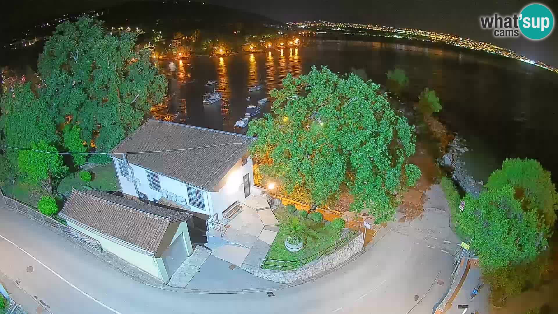 Ika Harbor Webcam – LIVE View of the Harbor and Opatija Lights