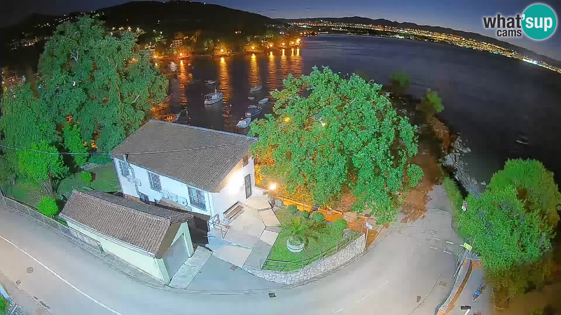 Ika Harbor Webcam – LIVE View of the Harbor and Opatija Lights