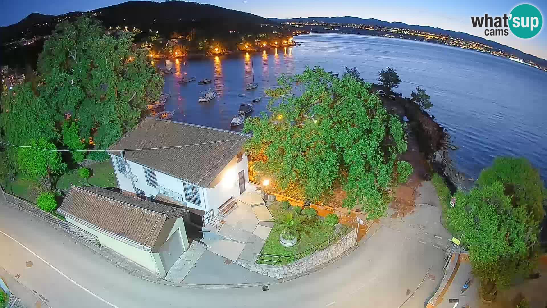 Ika Harbor Webcam – LIVE View of the Harbor and Opatija Lights