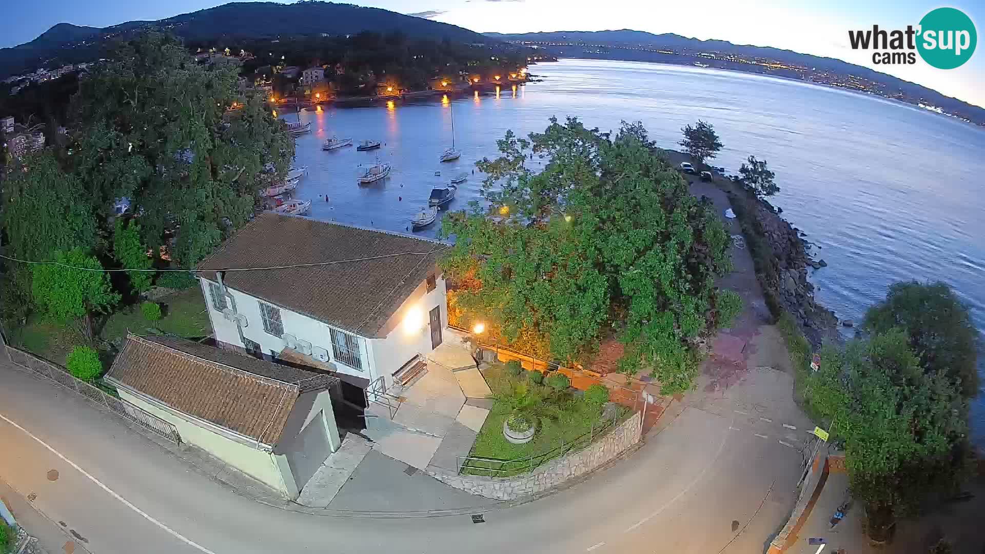 Ika Harbor Webcam – LIVE View of the Harbor and Opatija Lights