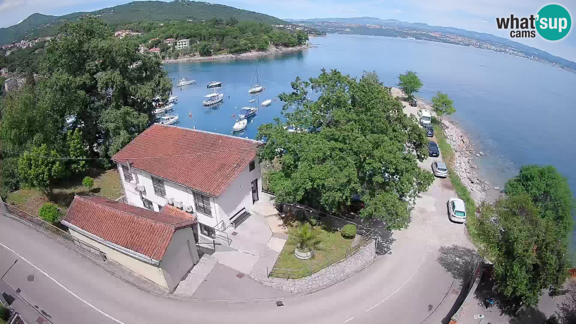 Web kamera luka Ika – Pogled uživo na luku i svjetla Opatije