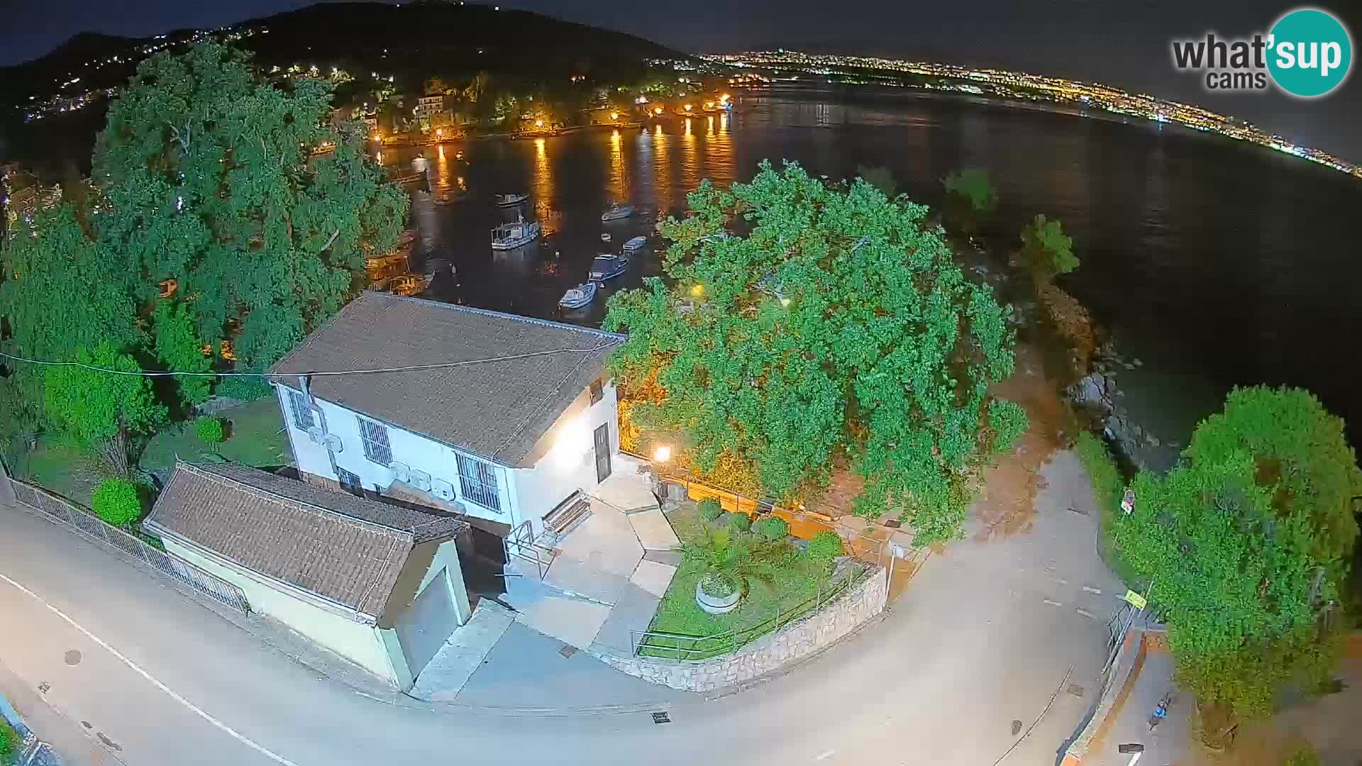 Ika Harbor Webcam – LIVE View of the Harbor and Opatija Lights