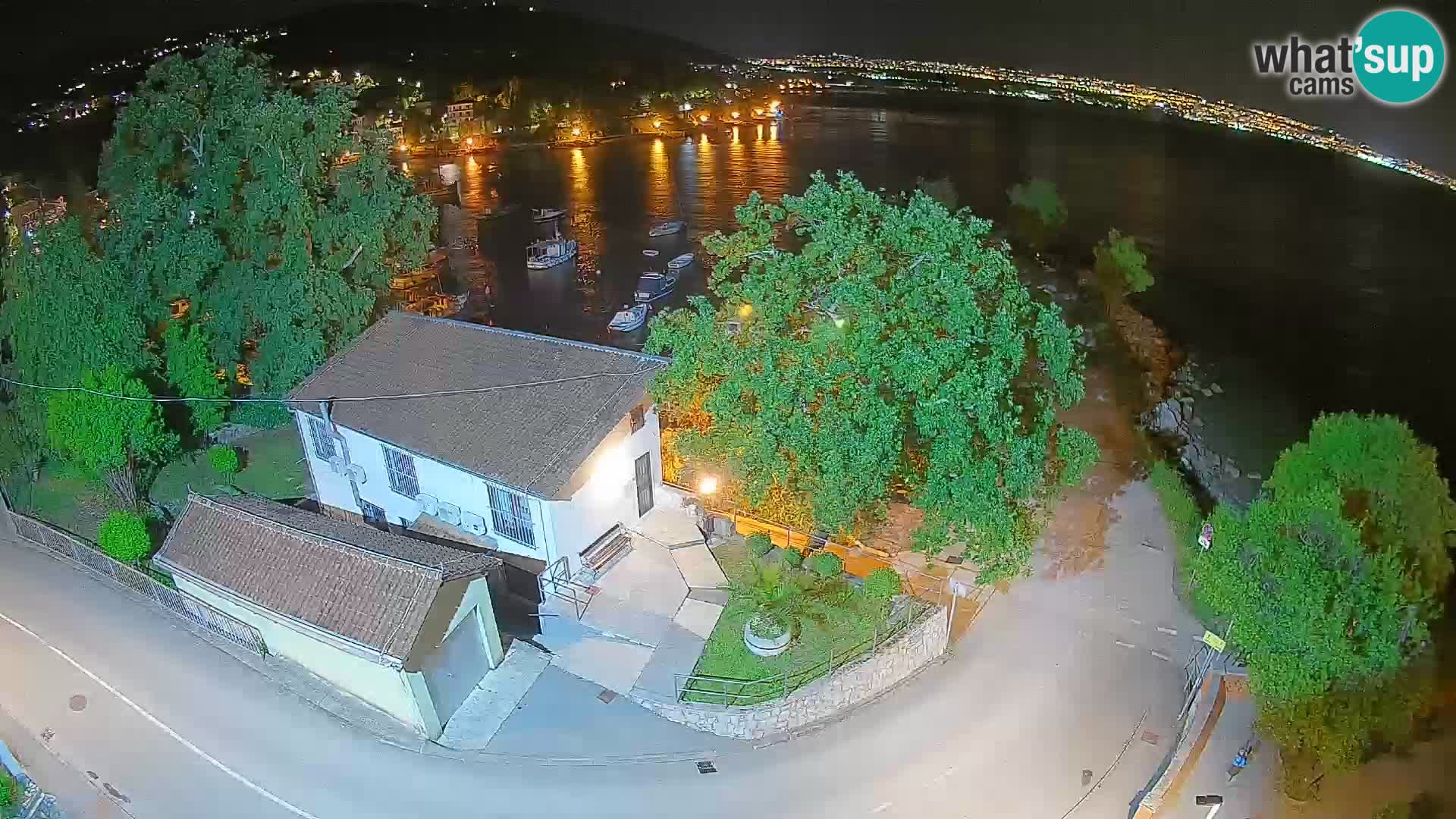 Ika Harbor Webcam – LIVE View of the Harbor and Opatija Lights
