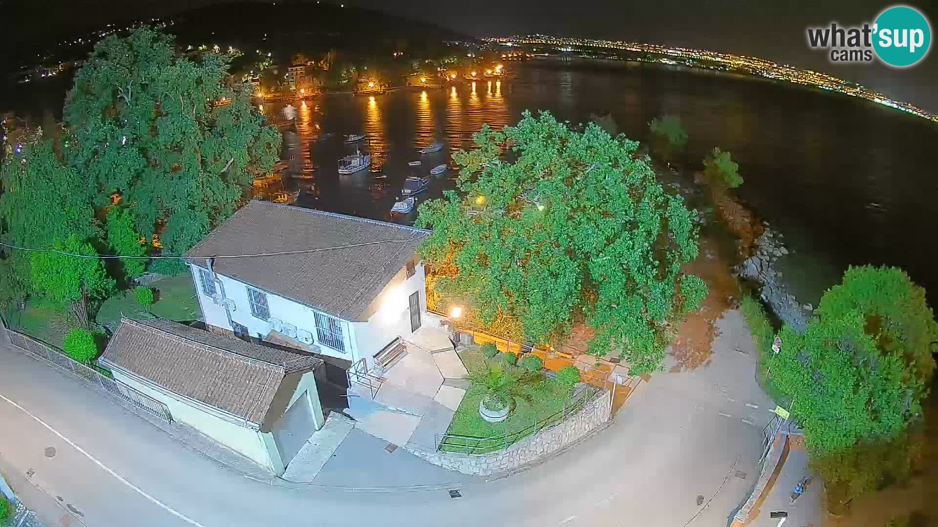Ika Harbor Webcam – LIVE View of the Harbor and Opatija Lights