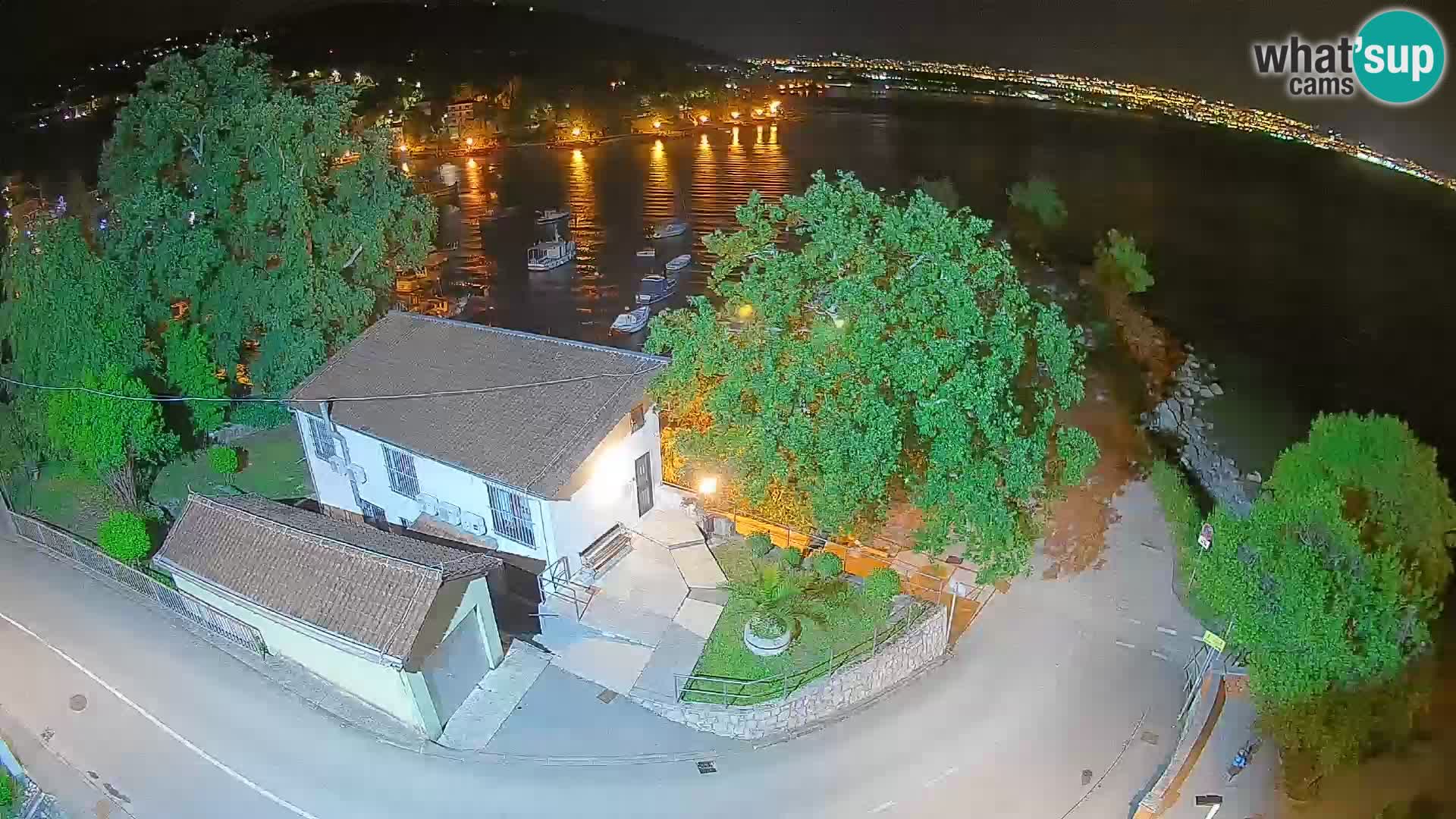 Ika Harbor Webcam – LIVE View of the Harbor and Opatija Lights