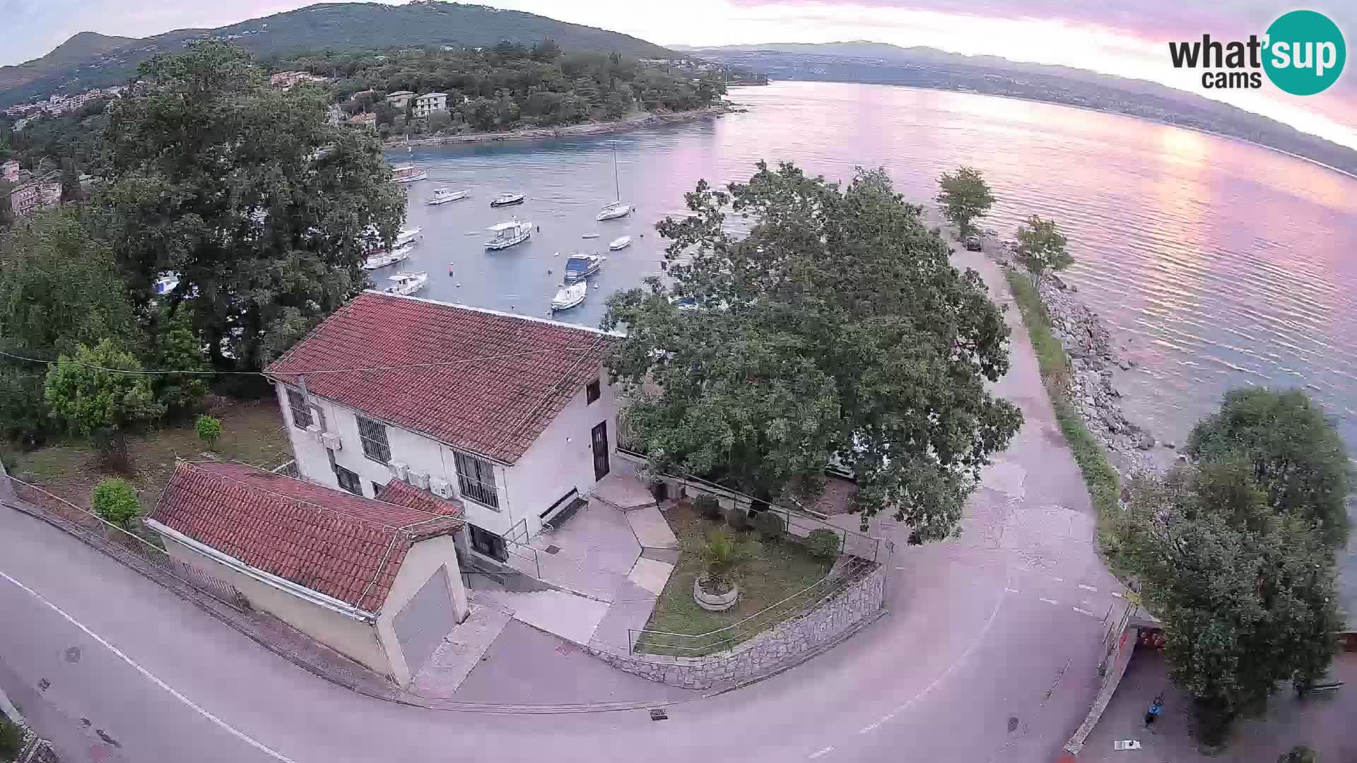 Ika Harbor Webcam – LIVE View of the Harbor and Opatija Lights