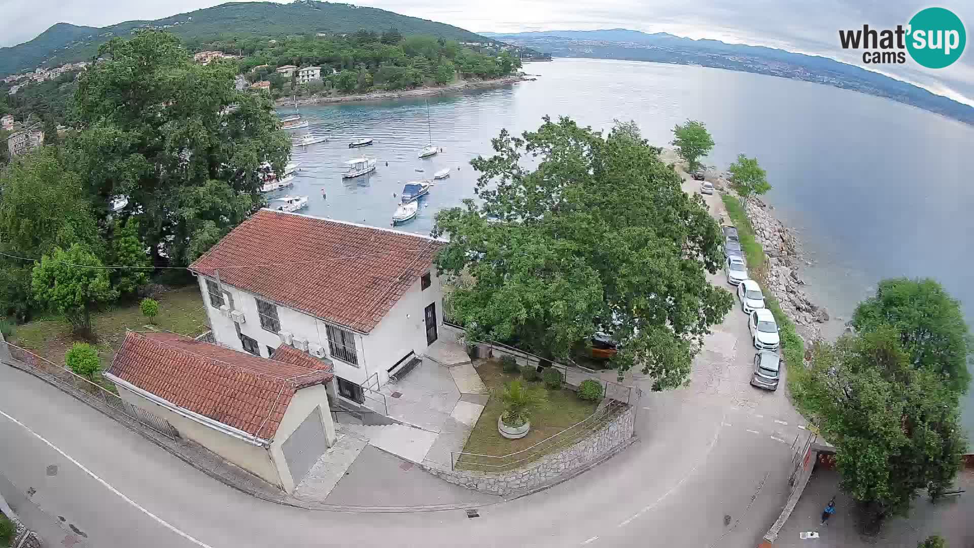 Web kamera luka Ika – Pogled uživo na luku i svjetla Opatije