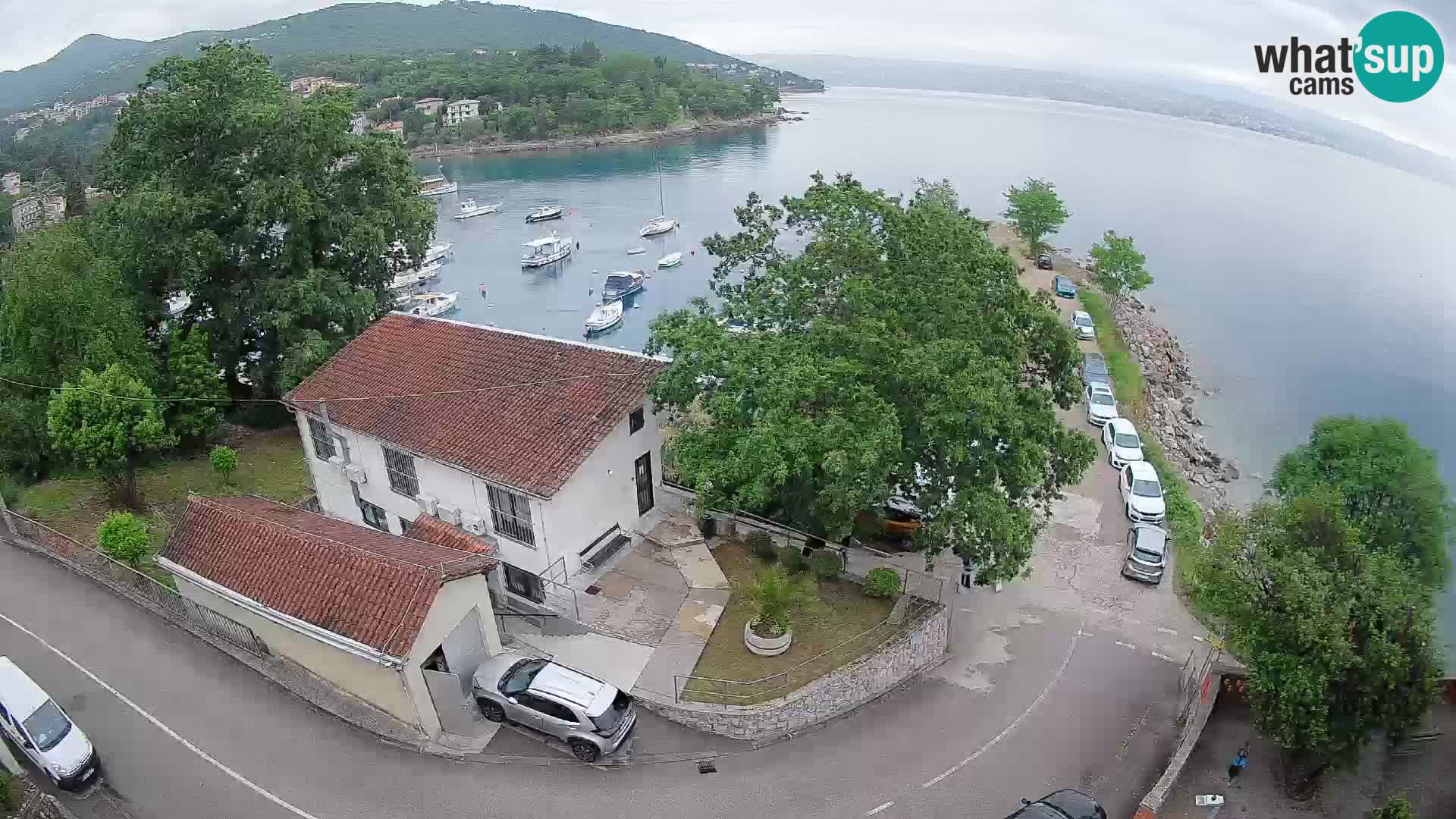 Web kamera luka Ika – Pogled uživo na luku i svjetla Opatije