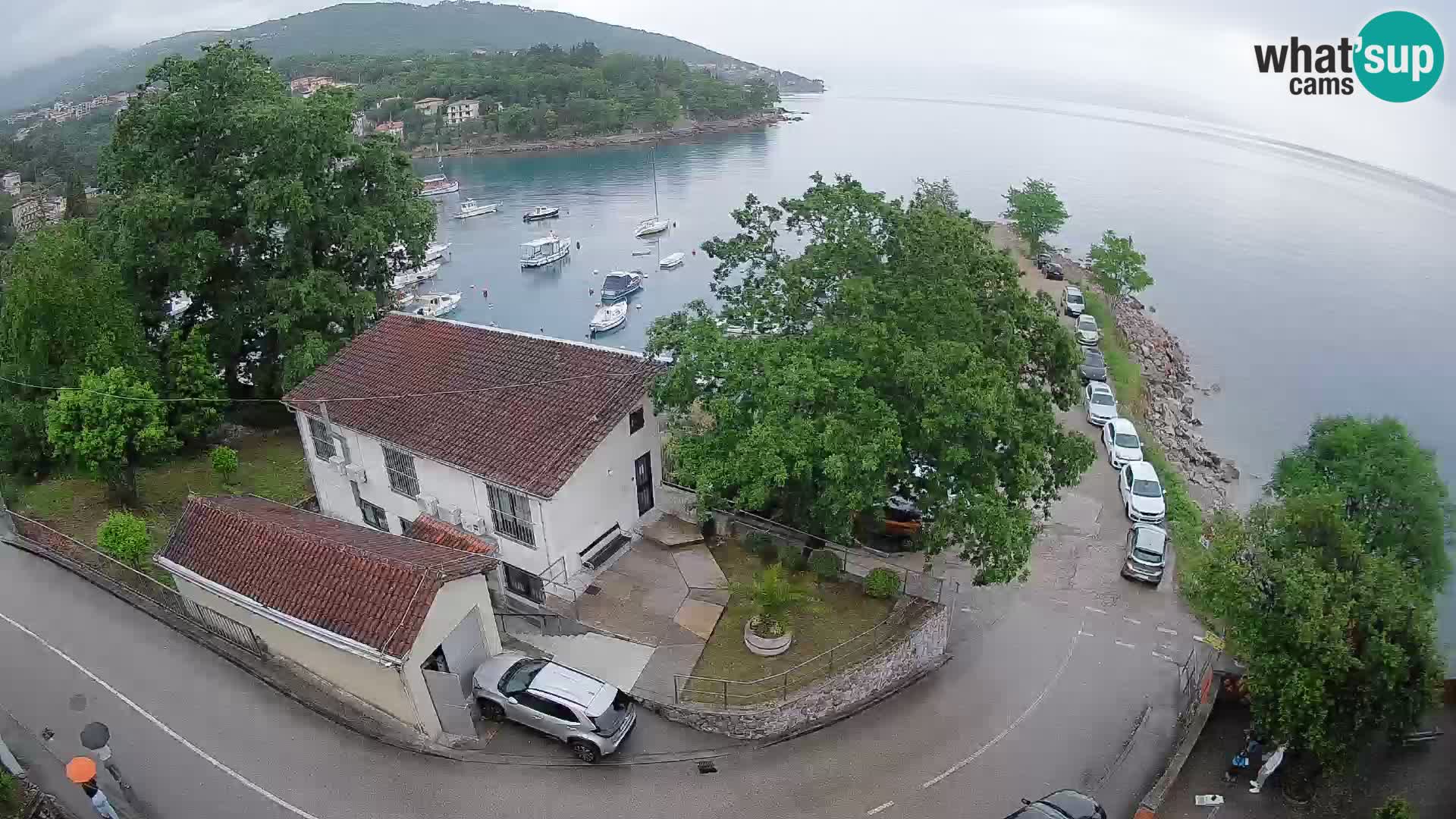 Web kamera luka Ika – Pogled uživo na luku i svjetla Opatije