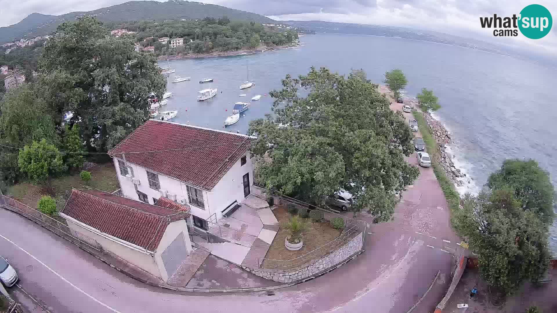 Web kamera luka Ika – Pogled uživo na luku i svjetla Opatije