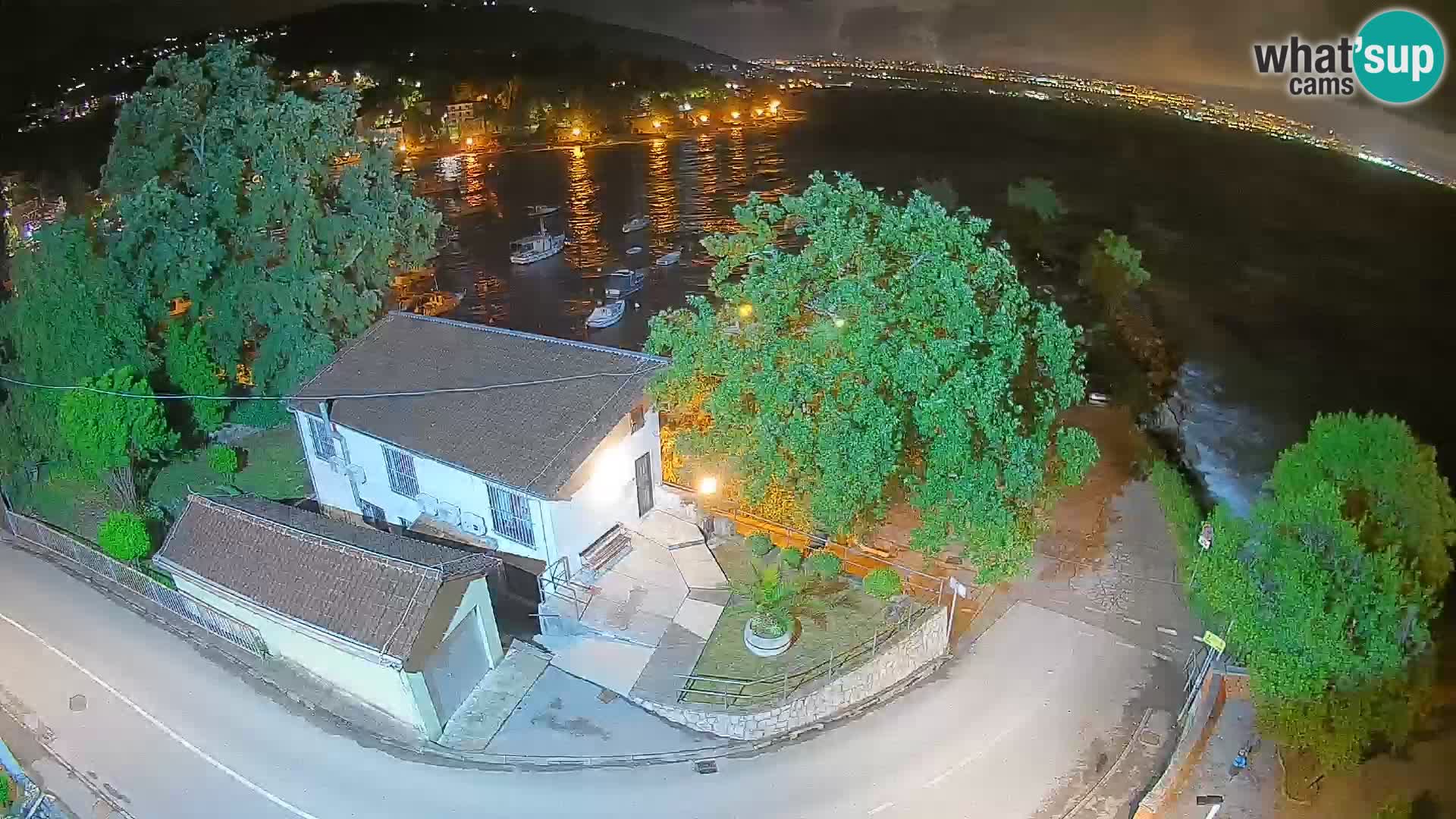 Ika Harbor Webcam – LIVE View of the Harbor and Opatija Lights