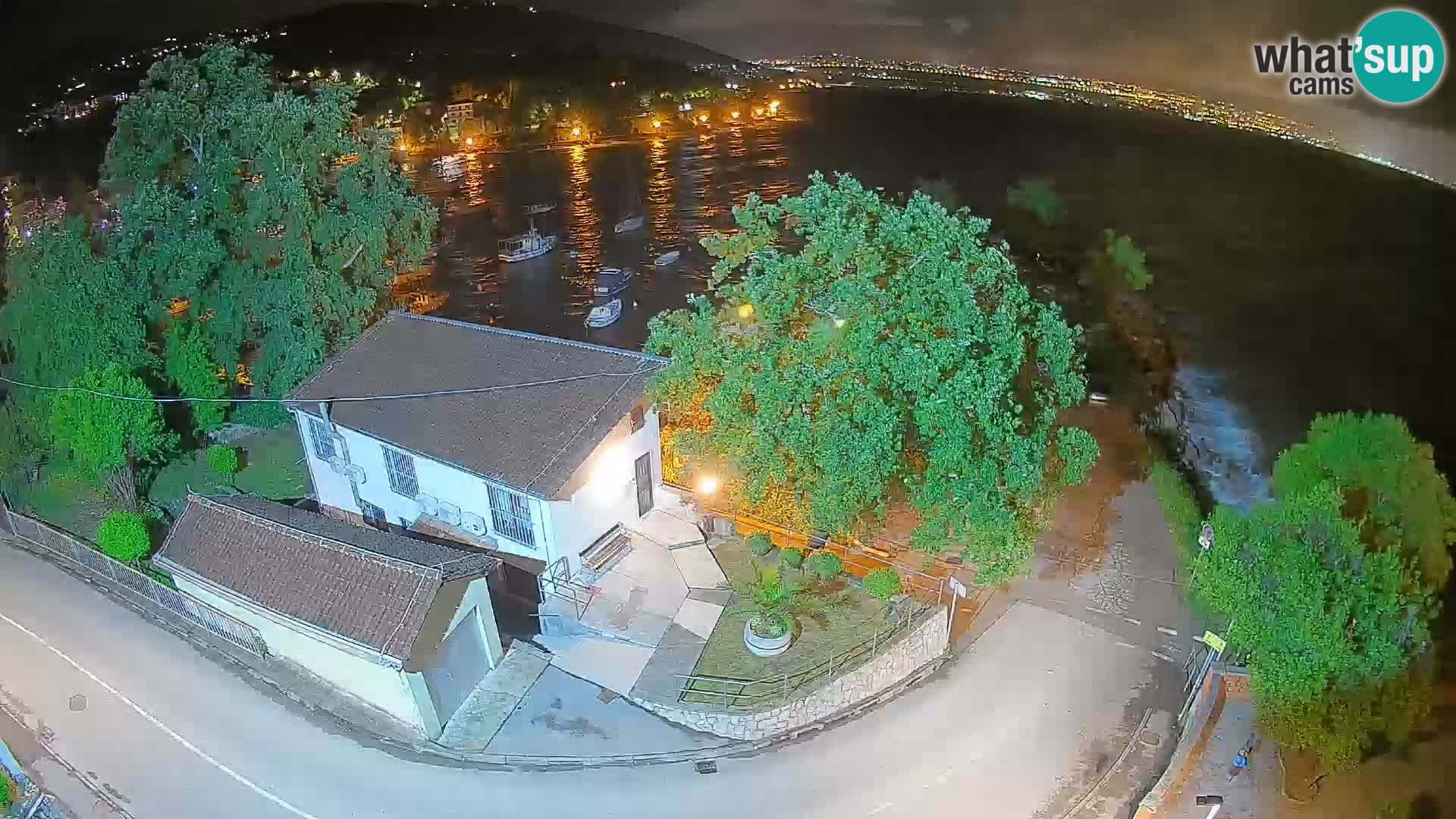Ika Harbor Webcam – LIVE View of the Harbor and Opatija Lights