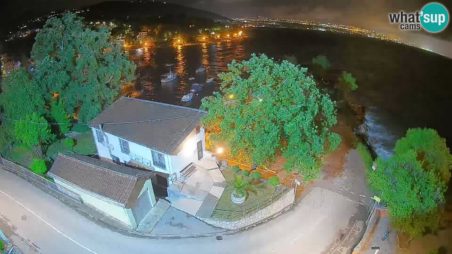 Ika Harbor Webcam – LIVE View of the Harbor and Opatija Lights