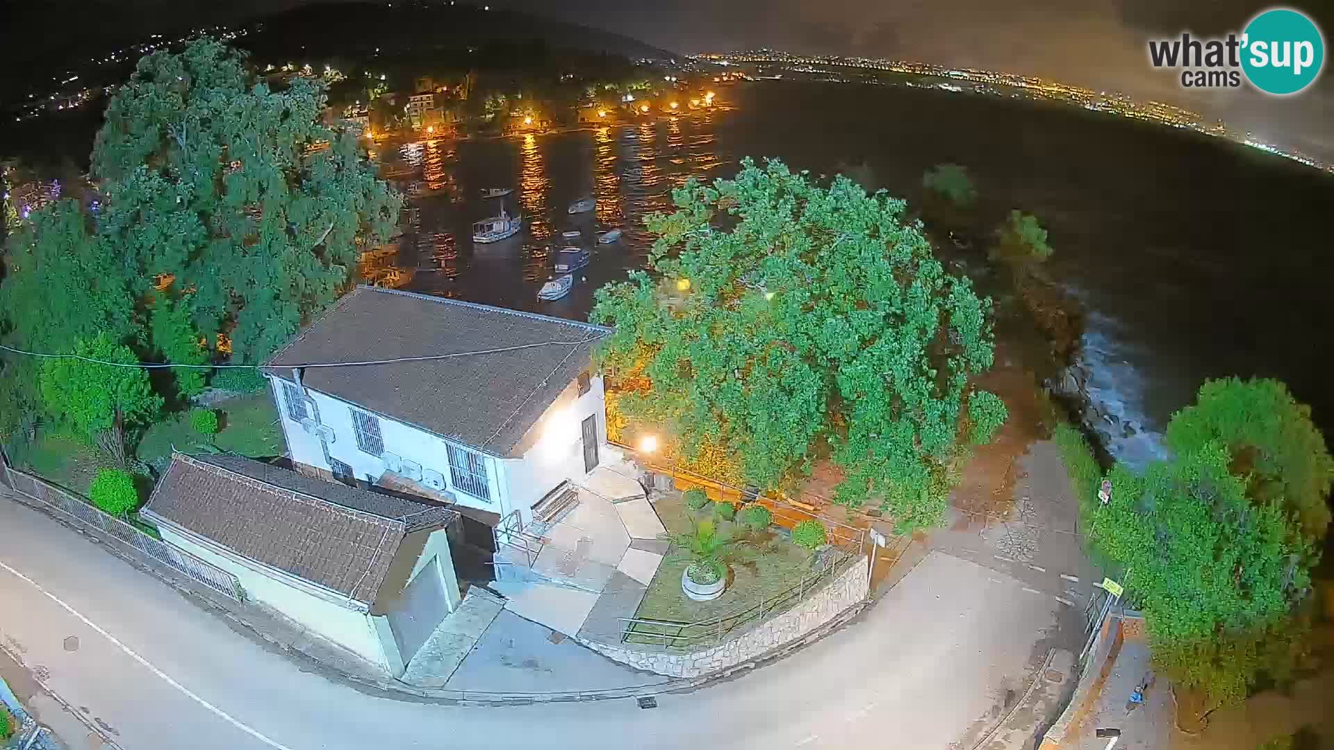 Ika Harbor Webcam – LIVE View of the Harbor and Opatija Lights