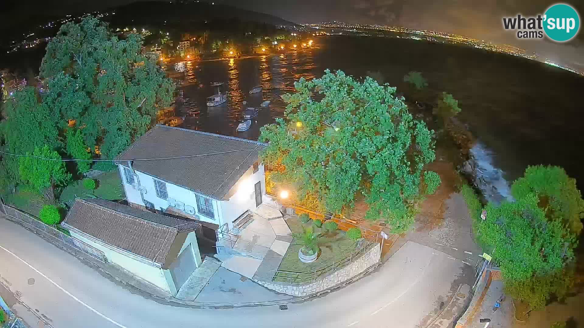 Ika Harbor Webcam – LIVE View of the Harbor and Opatija Lights