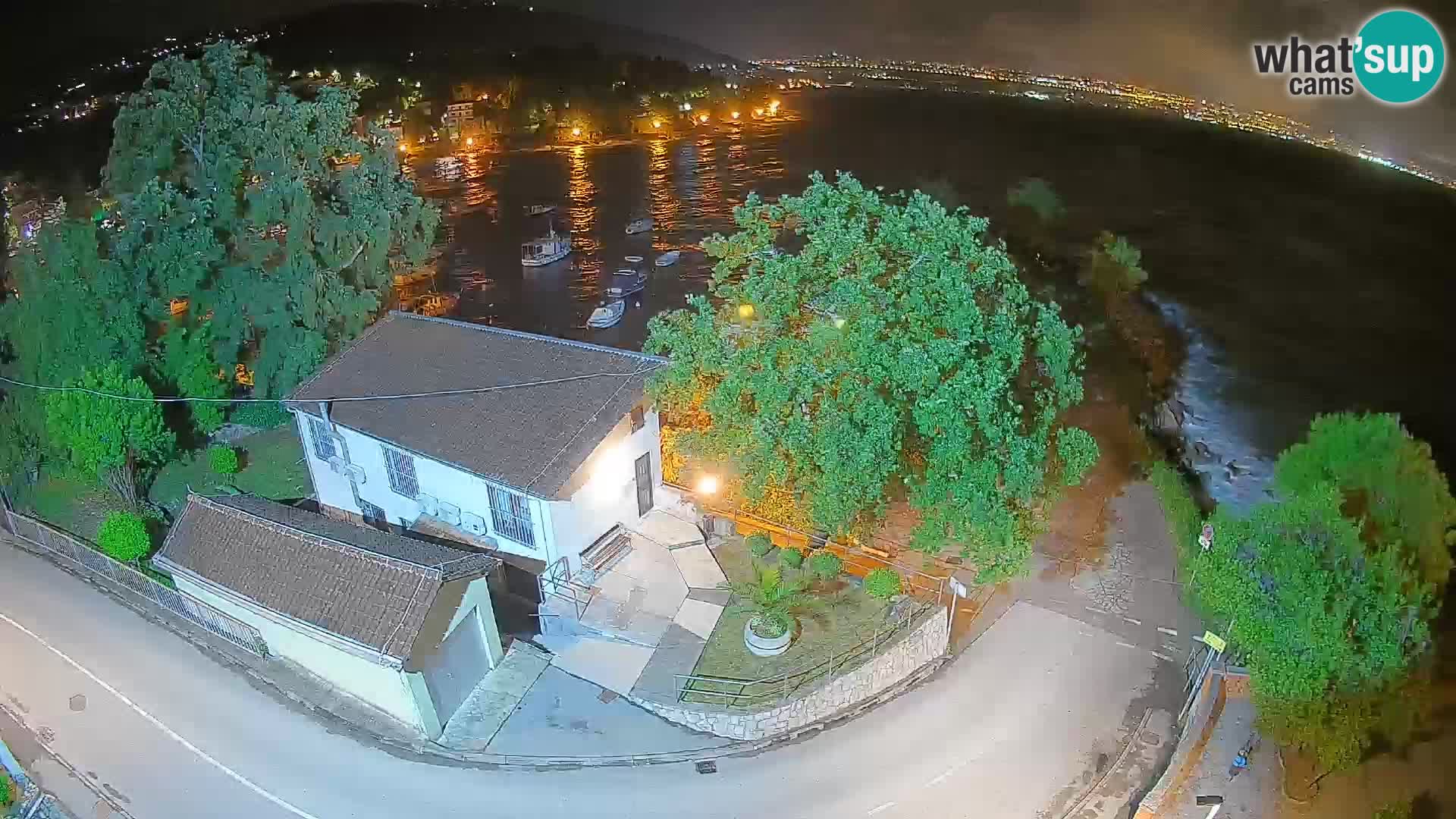 Ika Harbor Webcam – LIVE View of the Harbor and Opatija Lights