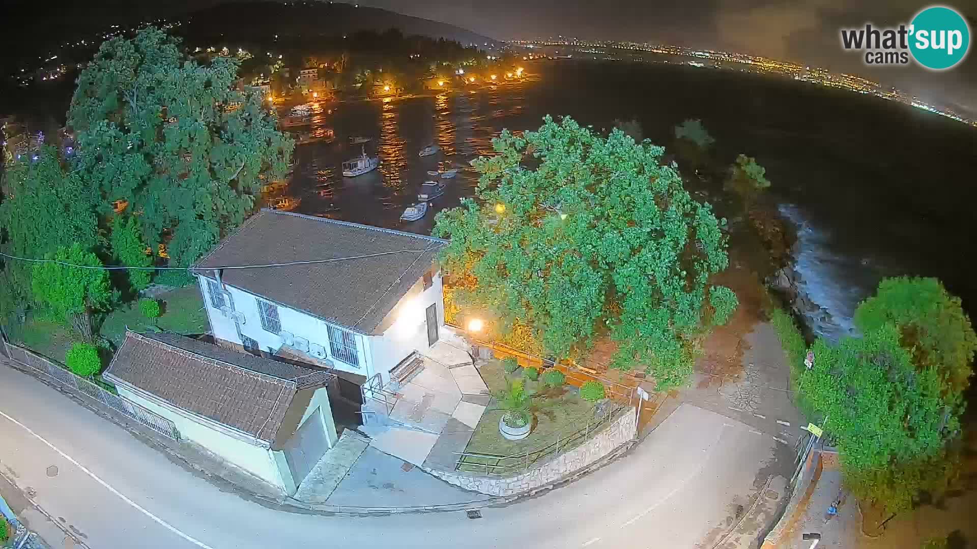 Ika Harbor Webcam – LIVE View of the Harbor and Opatija Lights