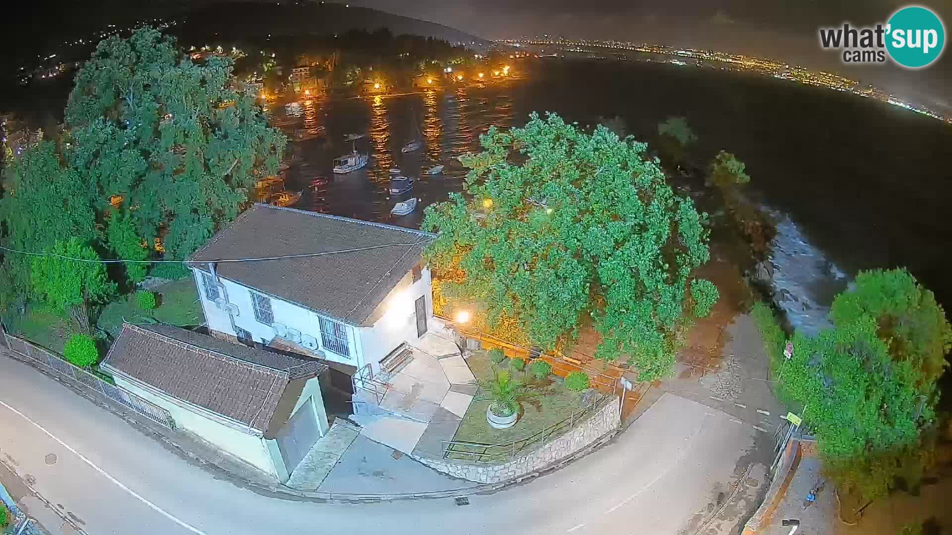 Ika Harbor Webcam – LIVE View of the Harbor and Opatija Lights