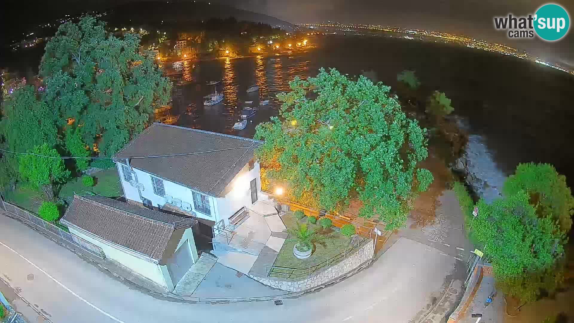 Ika Harbor Webcam – LIVE View of the Harbor and Opatija Lights