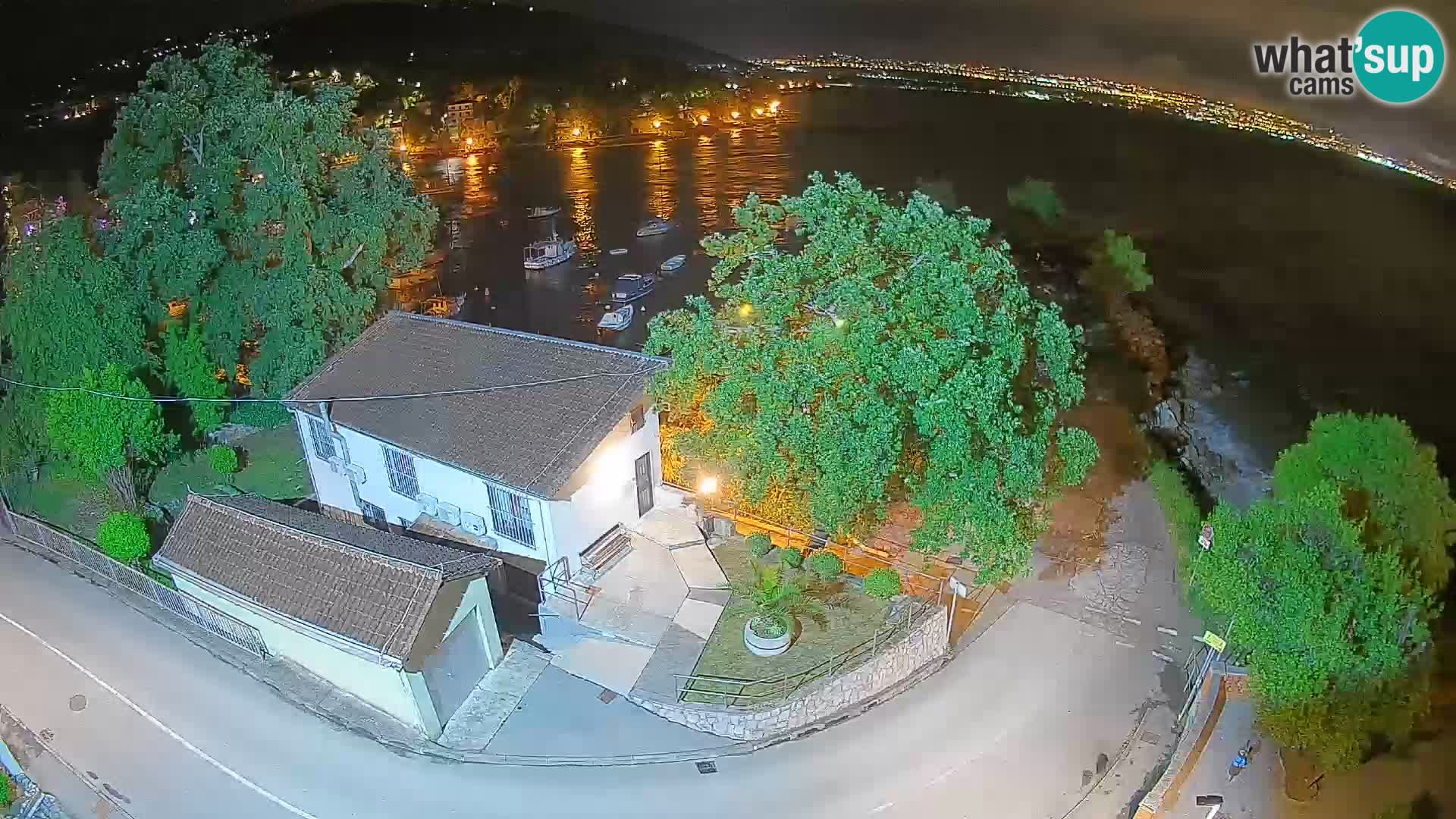 Ika Harbor Webcam – LIVE View of the Harbor and Opatija Lights