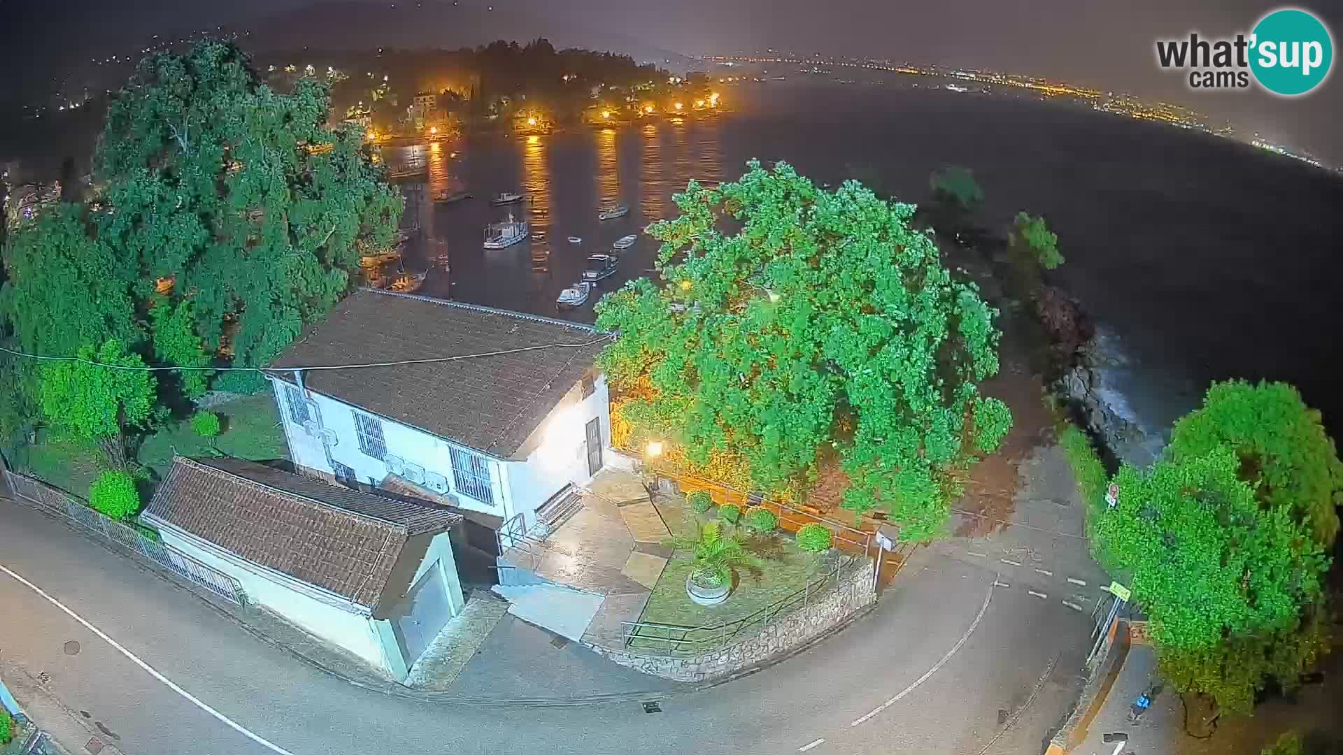Ika Harbor Webcam – LIVE View of the Harbor and Opatija Lights