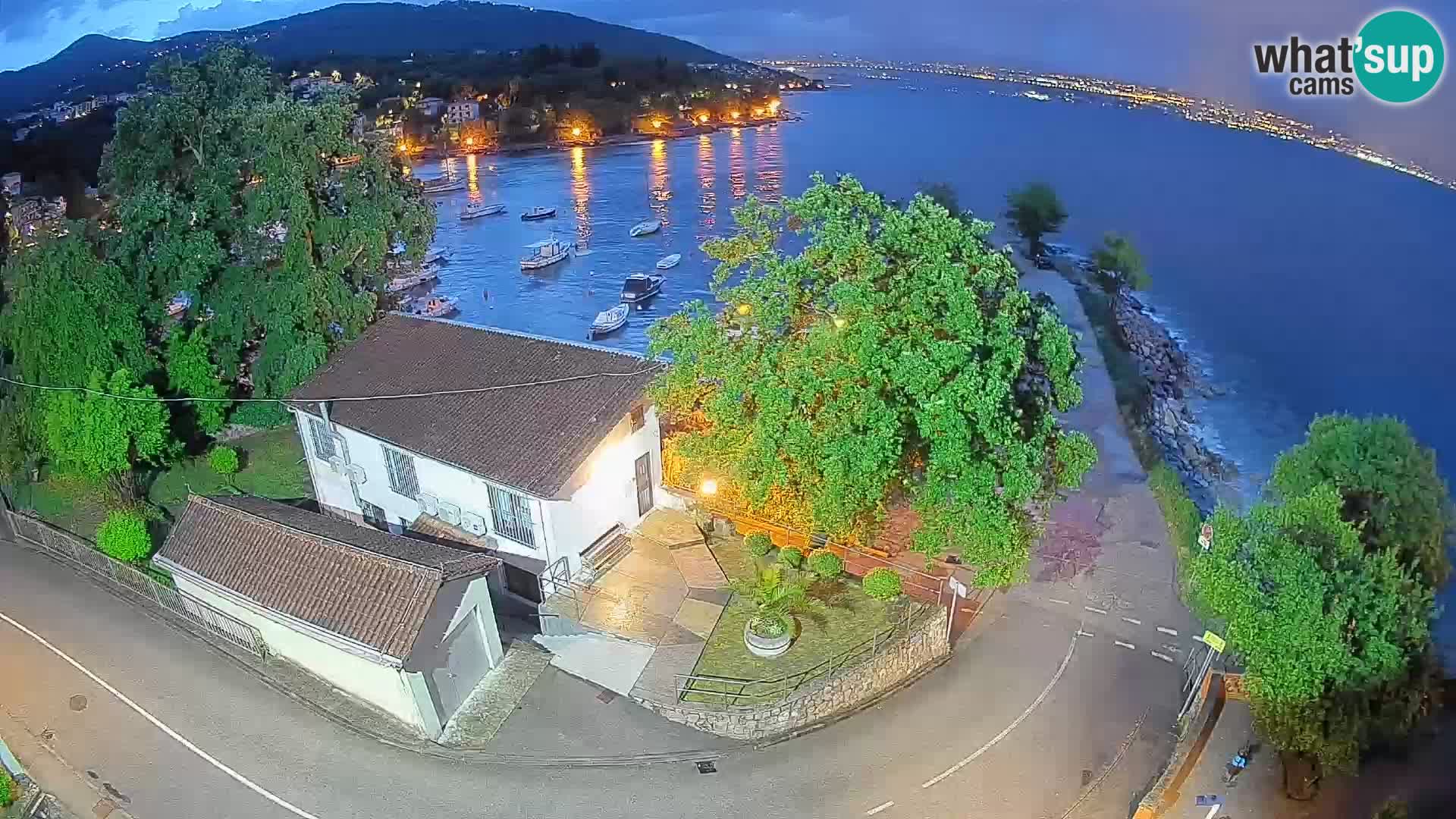 Webcam puerto de Ika – Vista en directo y luces de Opatija