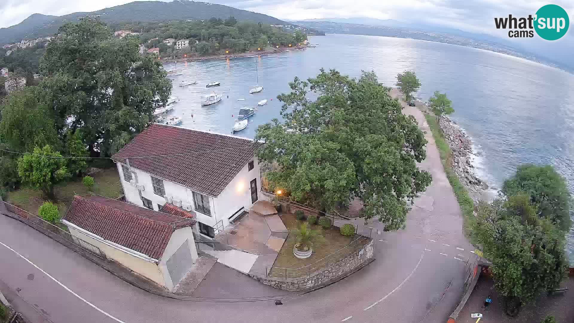 Ika Harbor Webcam – LIVE View of the Harbor and Opatija Lights