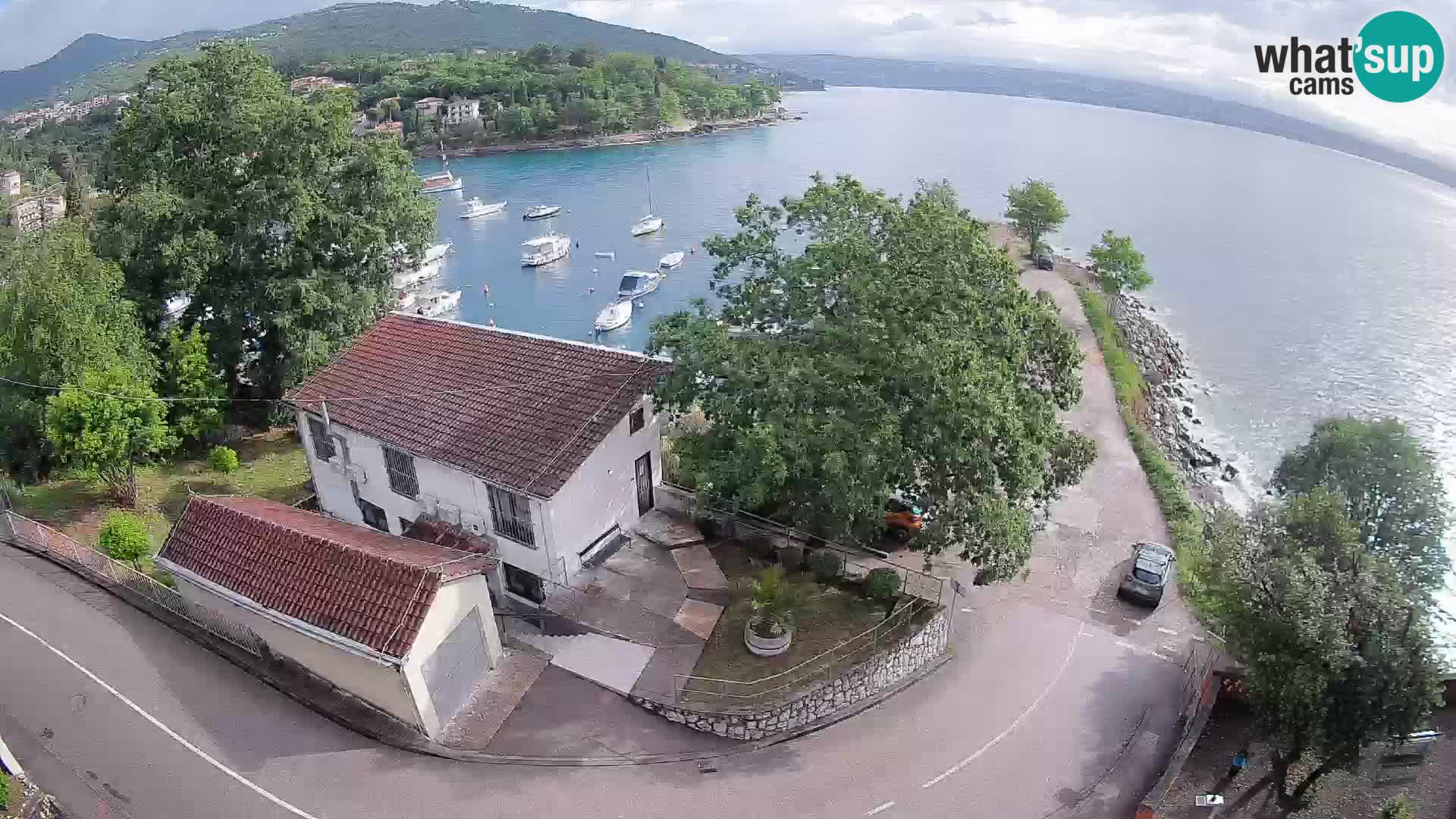 Web kamera luka Ika – Pogled uživo na luku i svjetla Opatije