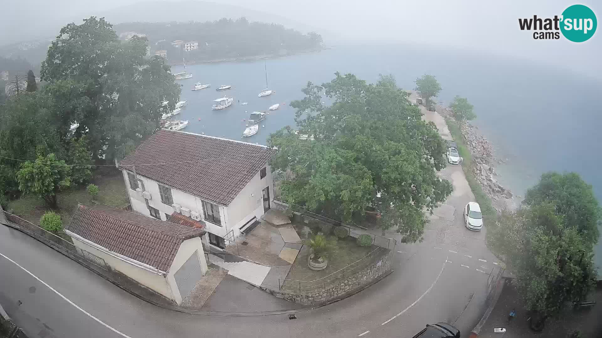 Web kamera luka Ika – Pogled uživo na luku i svjetla Opatije