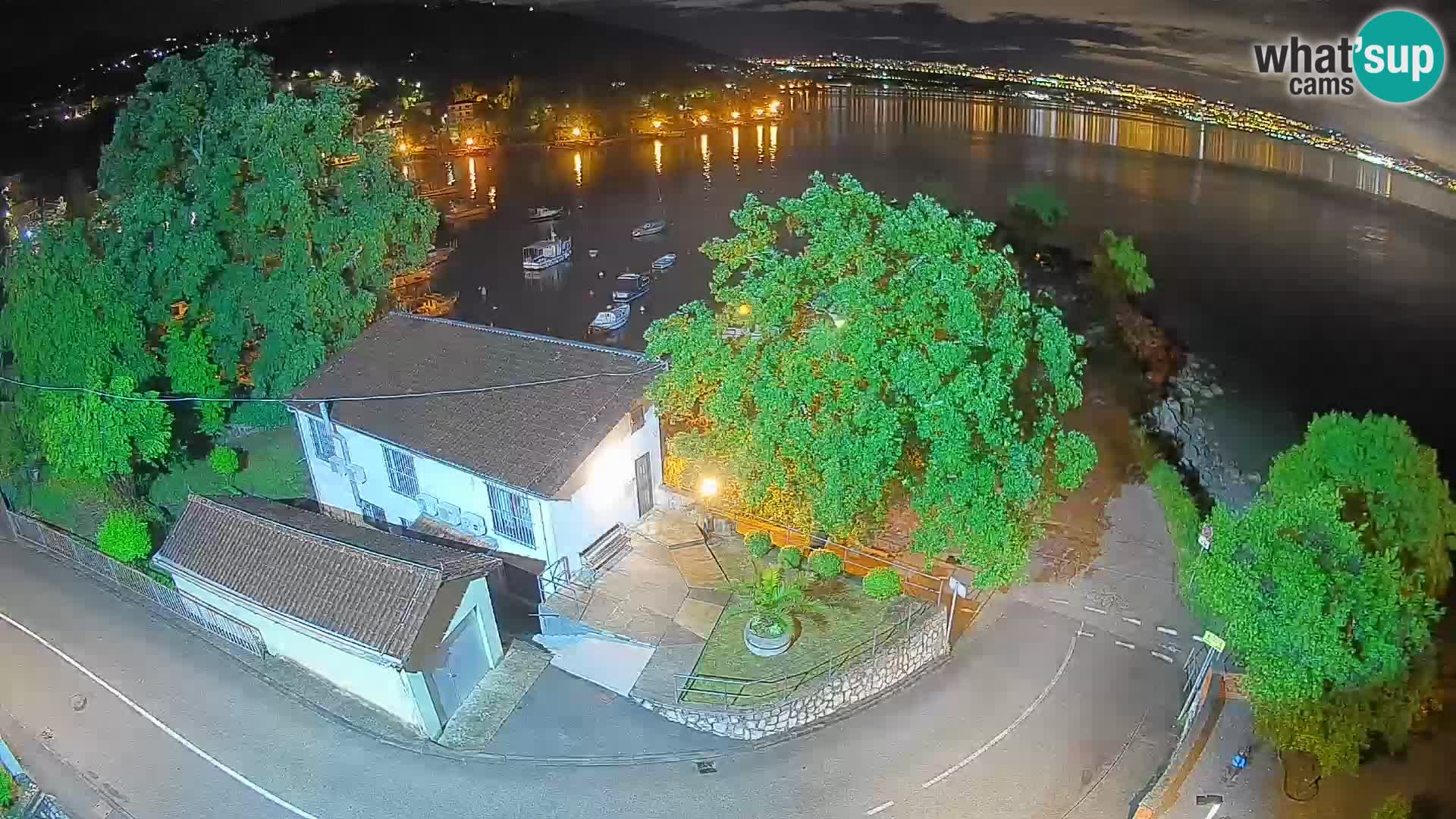Ika Harbor Webcam – LIVE View of the Harbor and Opatija Lights
