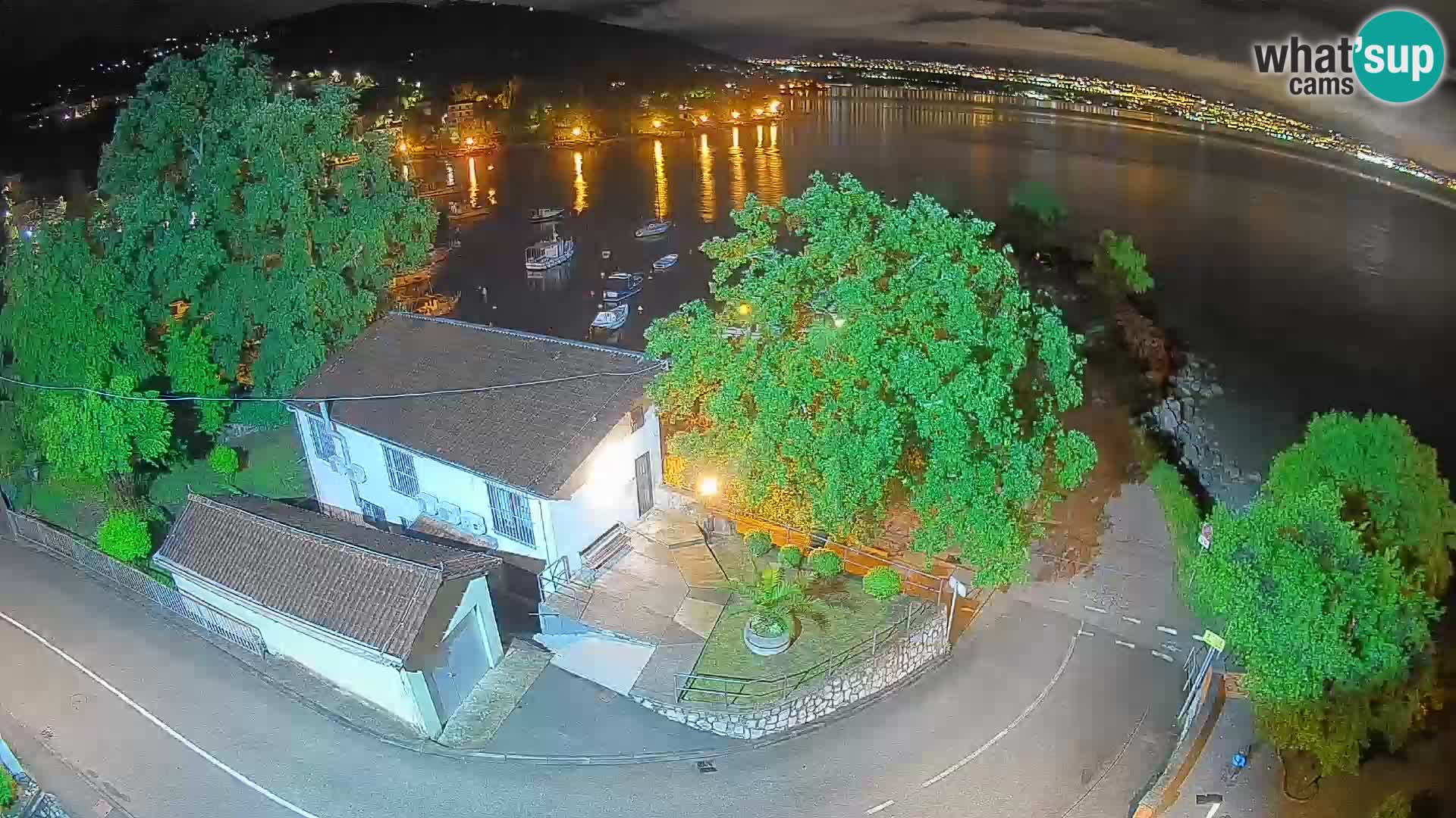 Ika Harbor Webcam – LIVE View of the Harbor and Opatija Lights