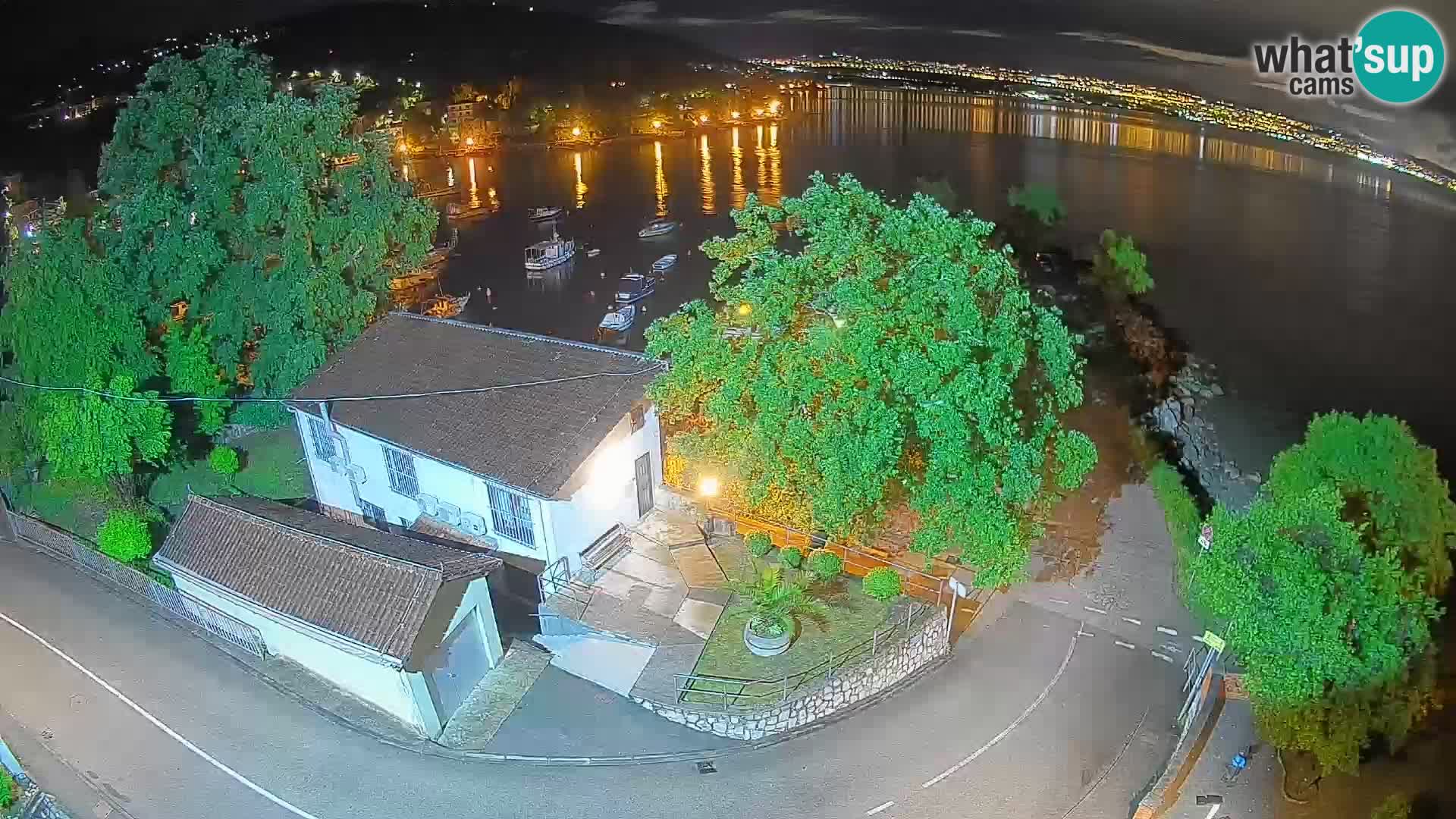 Ika Harbor Webcam – LIVE View of the Harbor and Opatija Lights