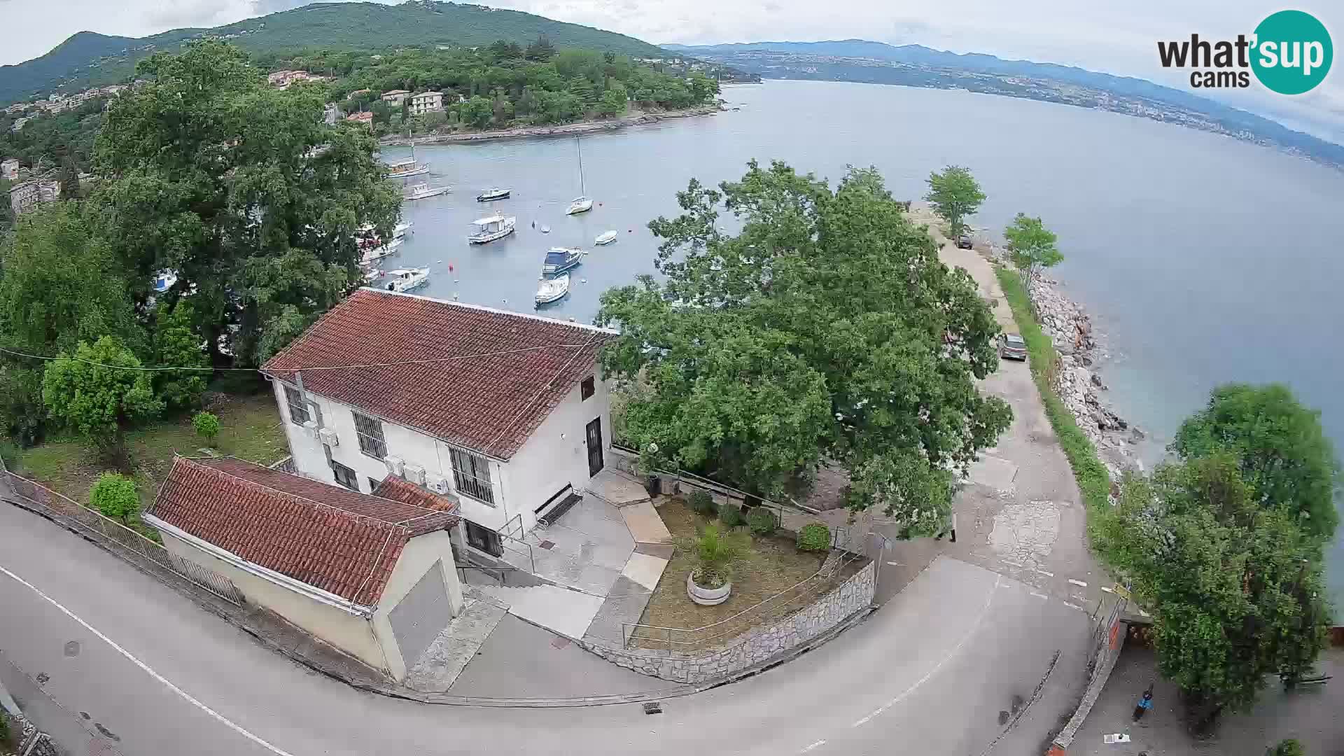 Web kamera luka Ika – Pogled uživo na luku i svjetla Opatije