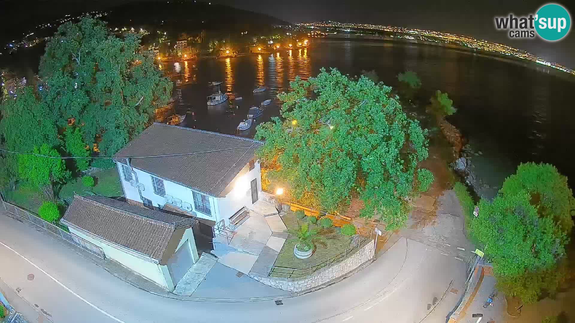 Ika Harbor Webcam – LIVE View of the Harbor and Opatija Lights