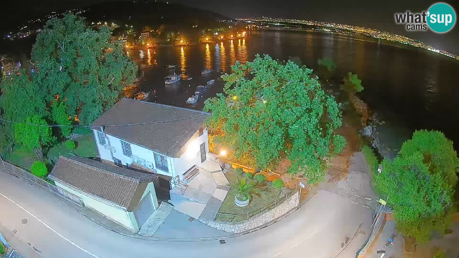 Ika Harbor Webcam – LIVE View of the Harbor and Opatija Lights