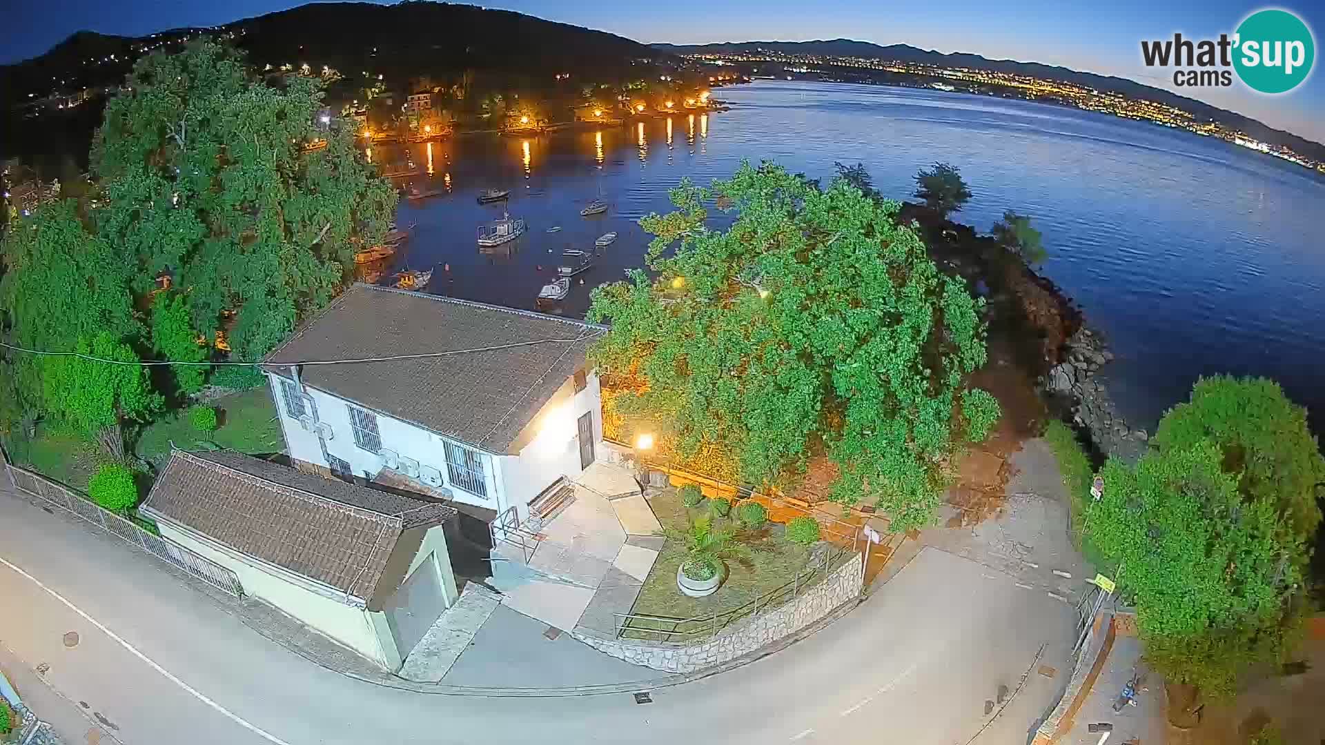 Ika Harbor Webcam – LIVE View of the Harbor and Opatija Lights