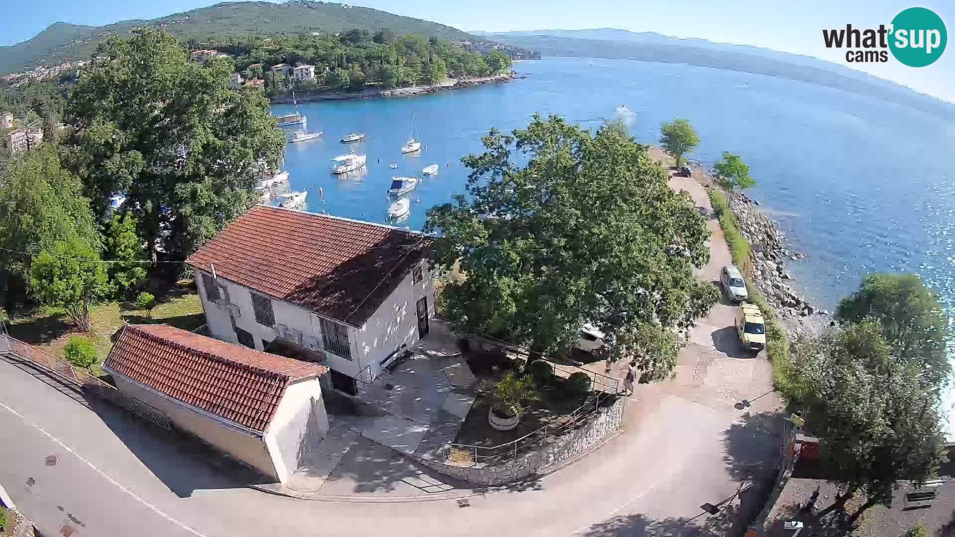 Web kamera luka Ika – Pogled uživo na luku i svjetla Opatije