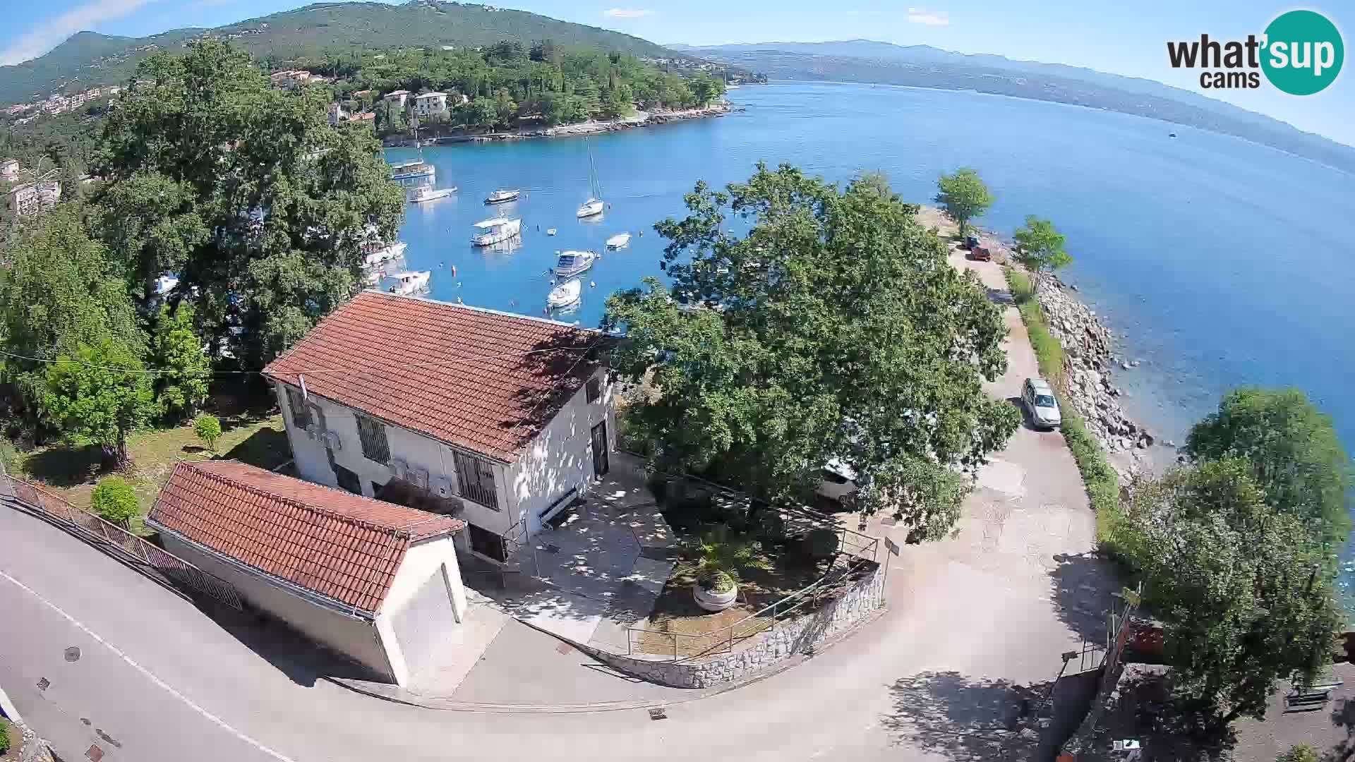 Web kamera luka Ika – Pogled uživo na luku i svjetla Opatije