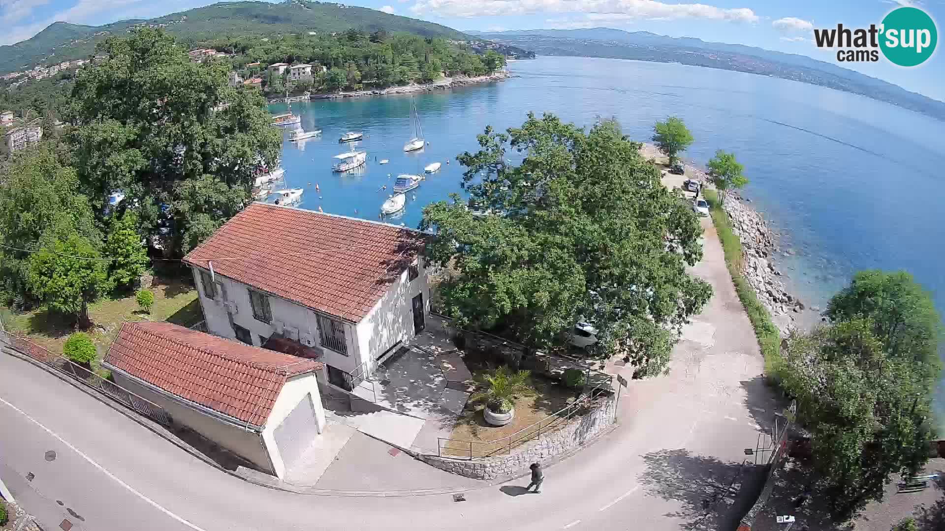 Web kamera luka Ika – Pogled uživo na luku i svjetla Opatije