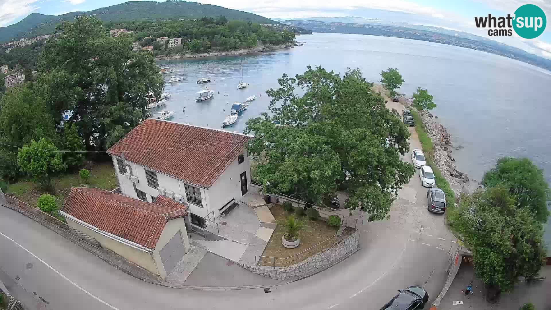 Web kamera luka Ika – Pogled uživo na luku i svjetla Opatije