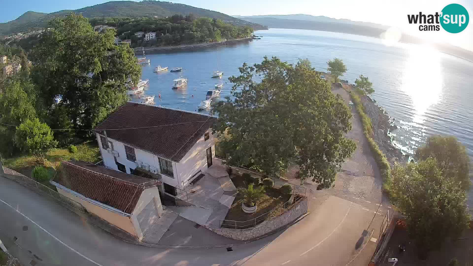 Ika Harbor Webcam – LIVE View of the Harbor and Opatija Lights