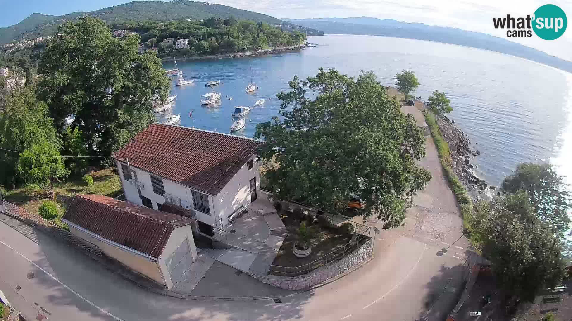 Web kamera luka Ika – Pogled uživo na luku i svjetla Opatije