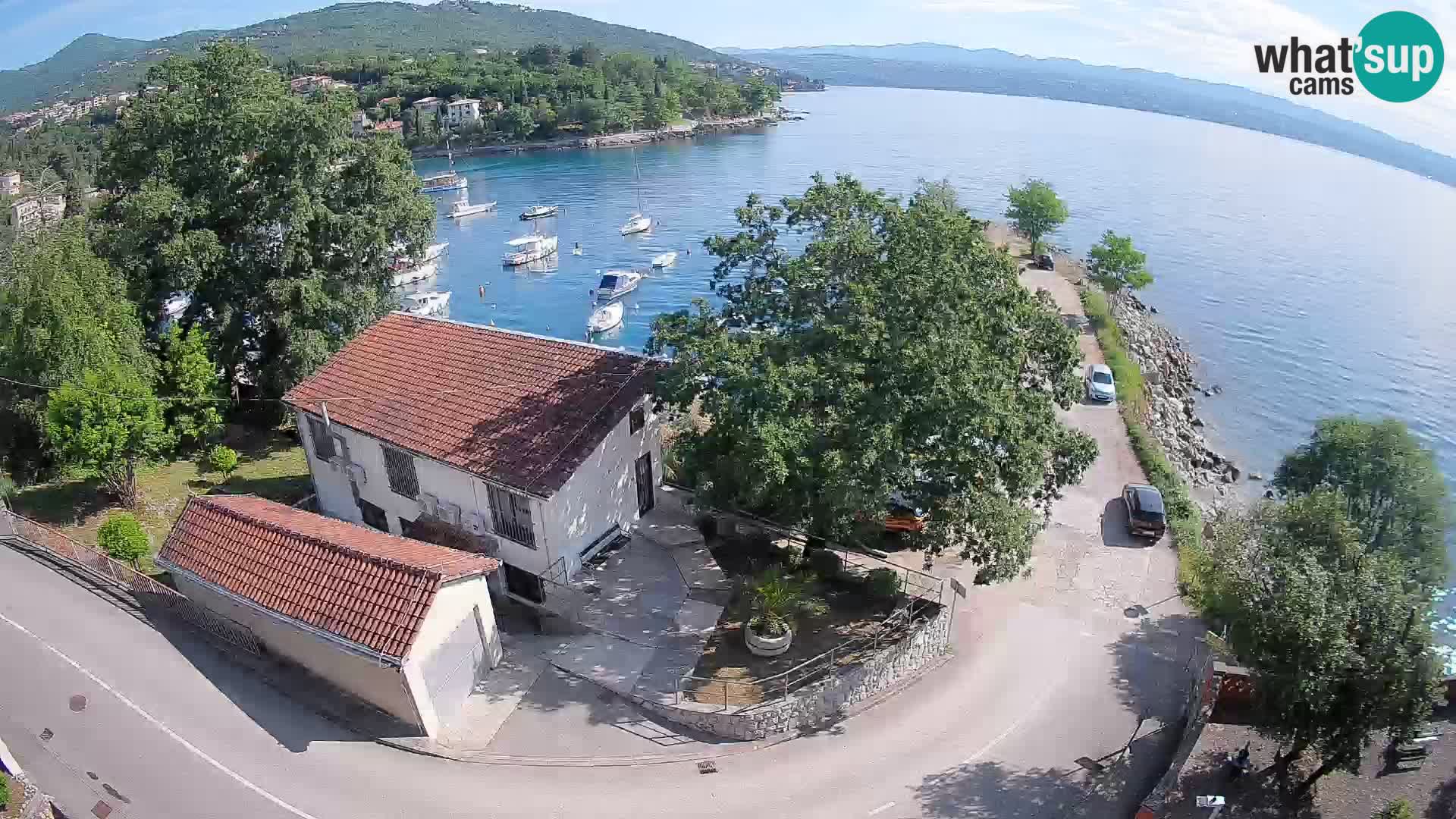 Web kamera luka Ika – Pogled uživo na luku i svjetla Opatije