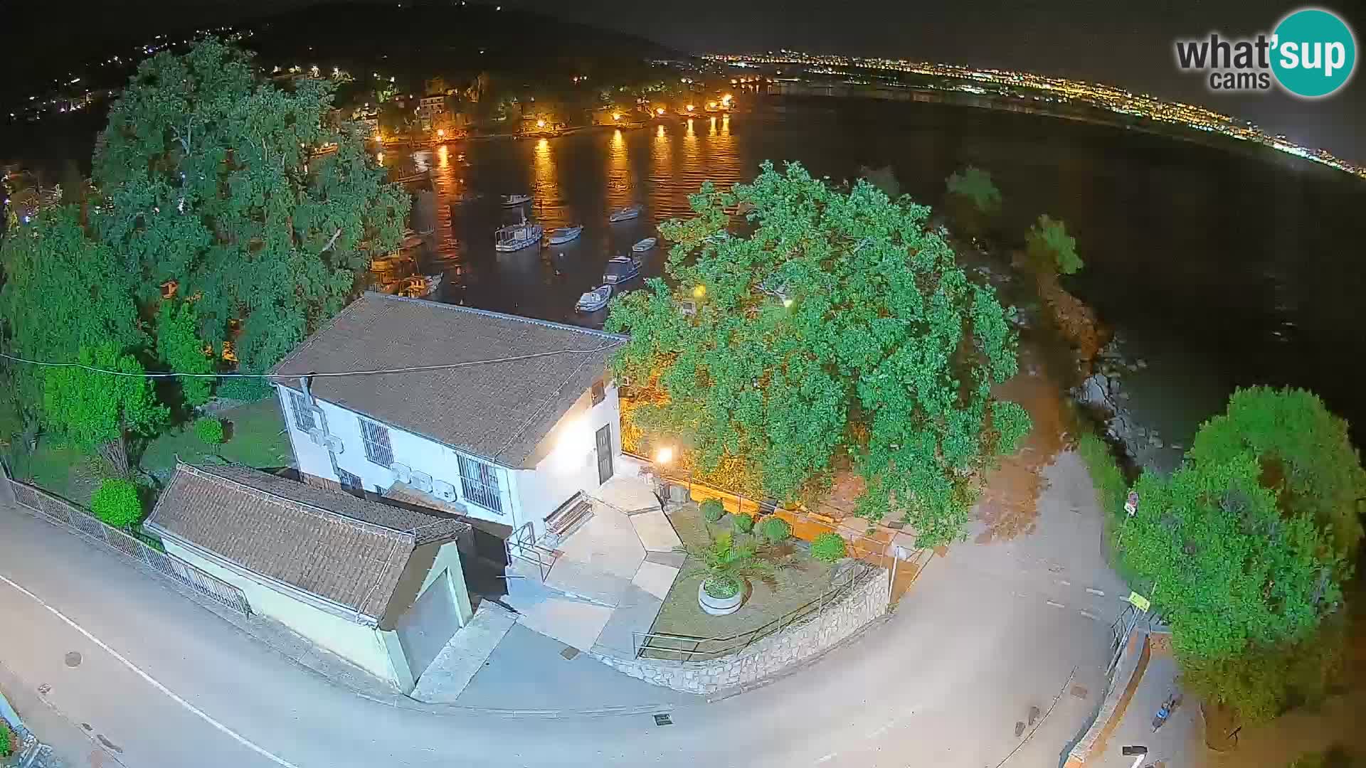 Ika Harbor Webcam – LIVE View of the Harbor and Opatija Lights