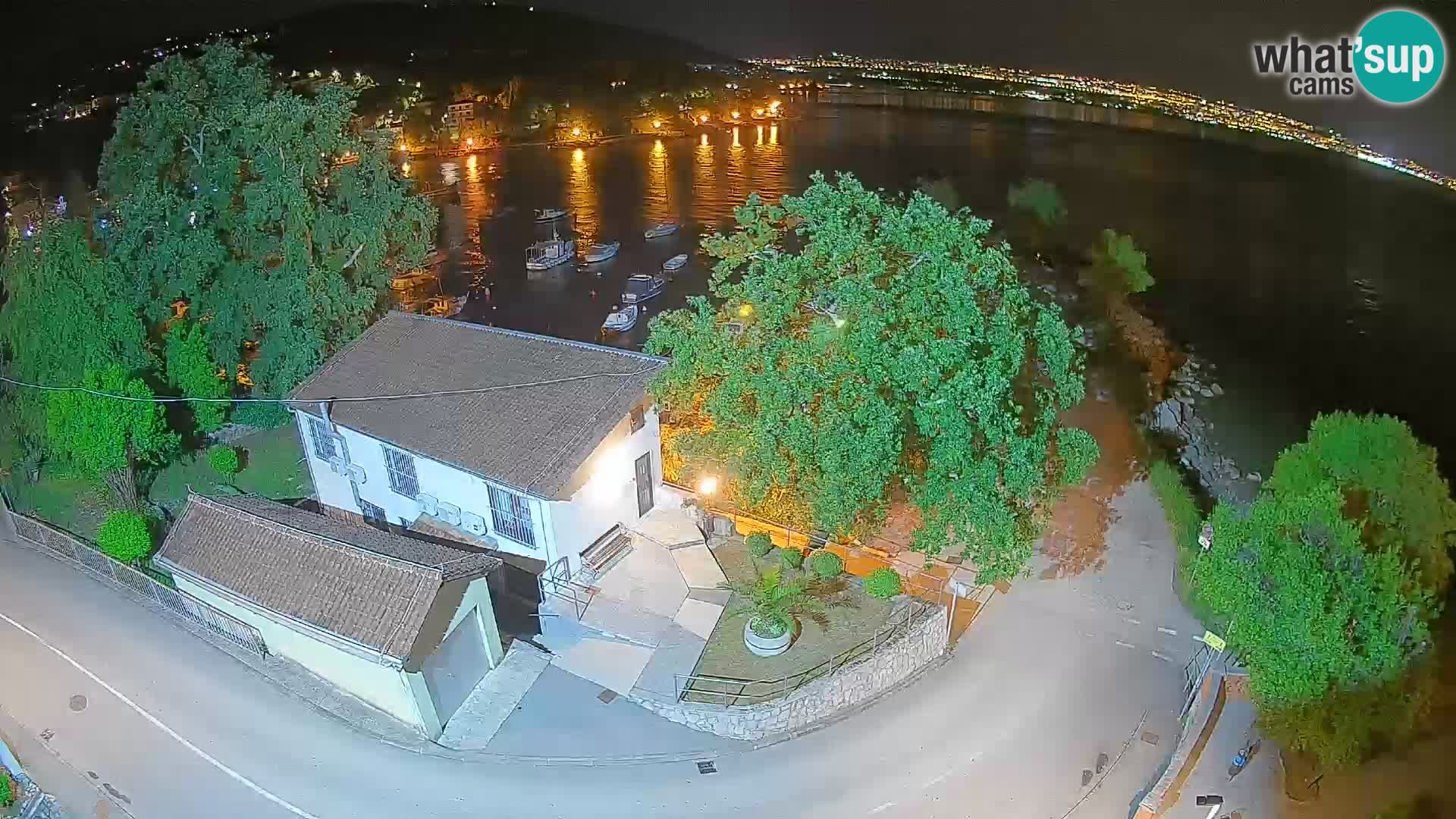 Ika Harbor Webcam – LIVE View of the Harbor and Opatija Lights