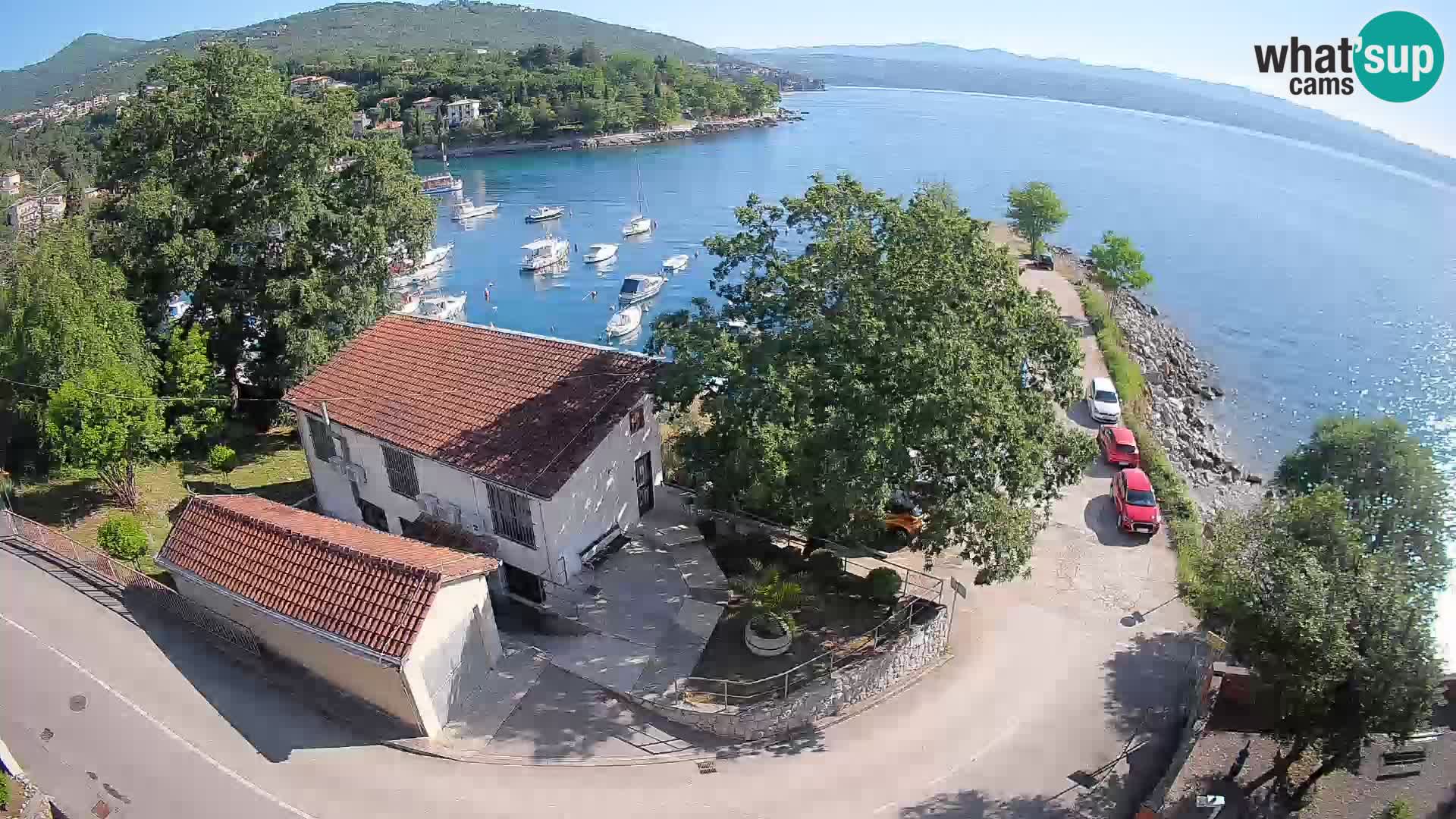 Spletna kamera pristanišče Ika – Pogled v živo na pristanišče in luči Opatije